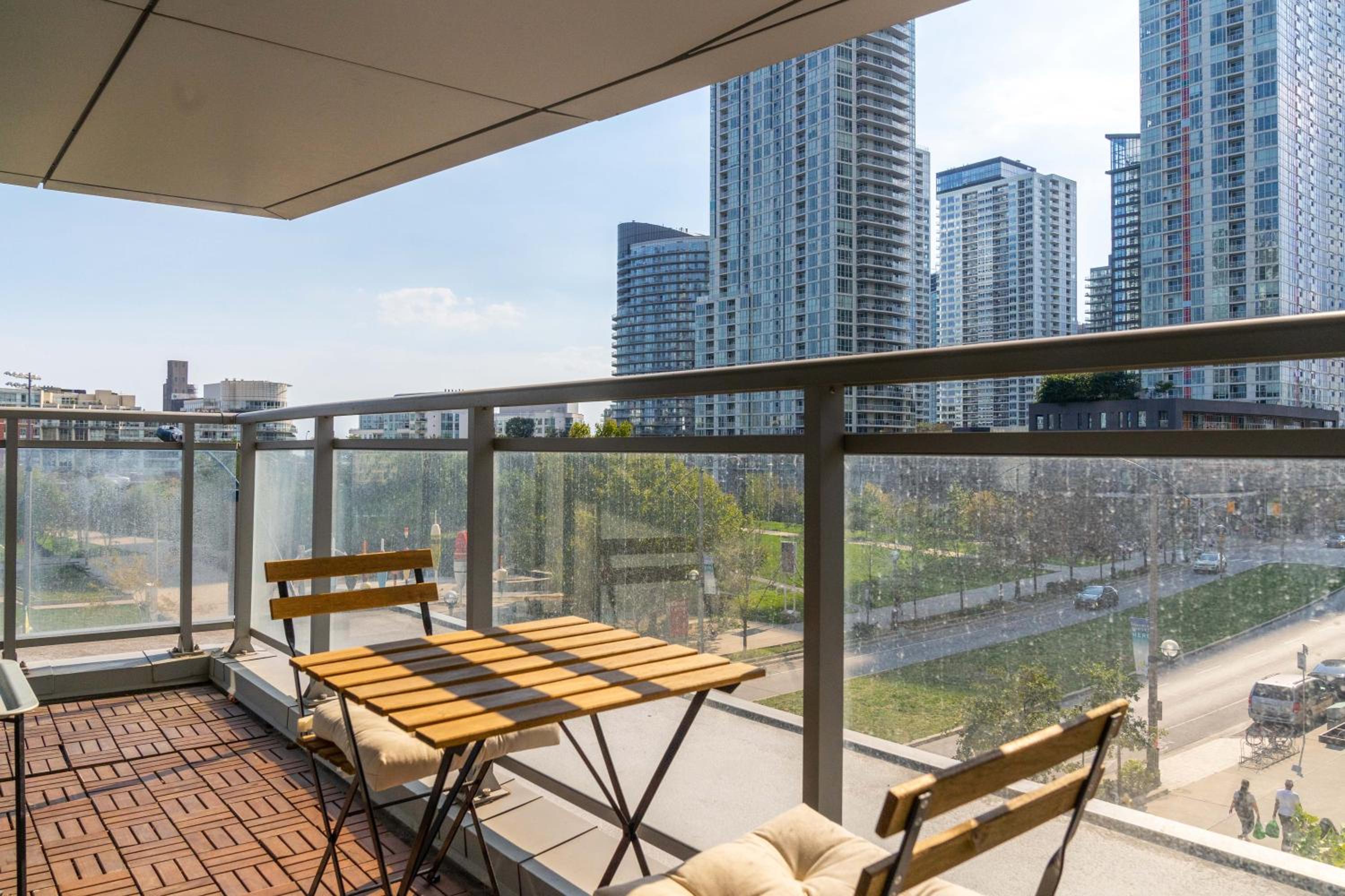 Large 2 bedrooms besides CN tower