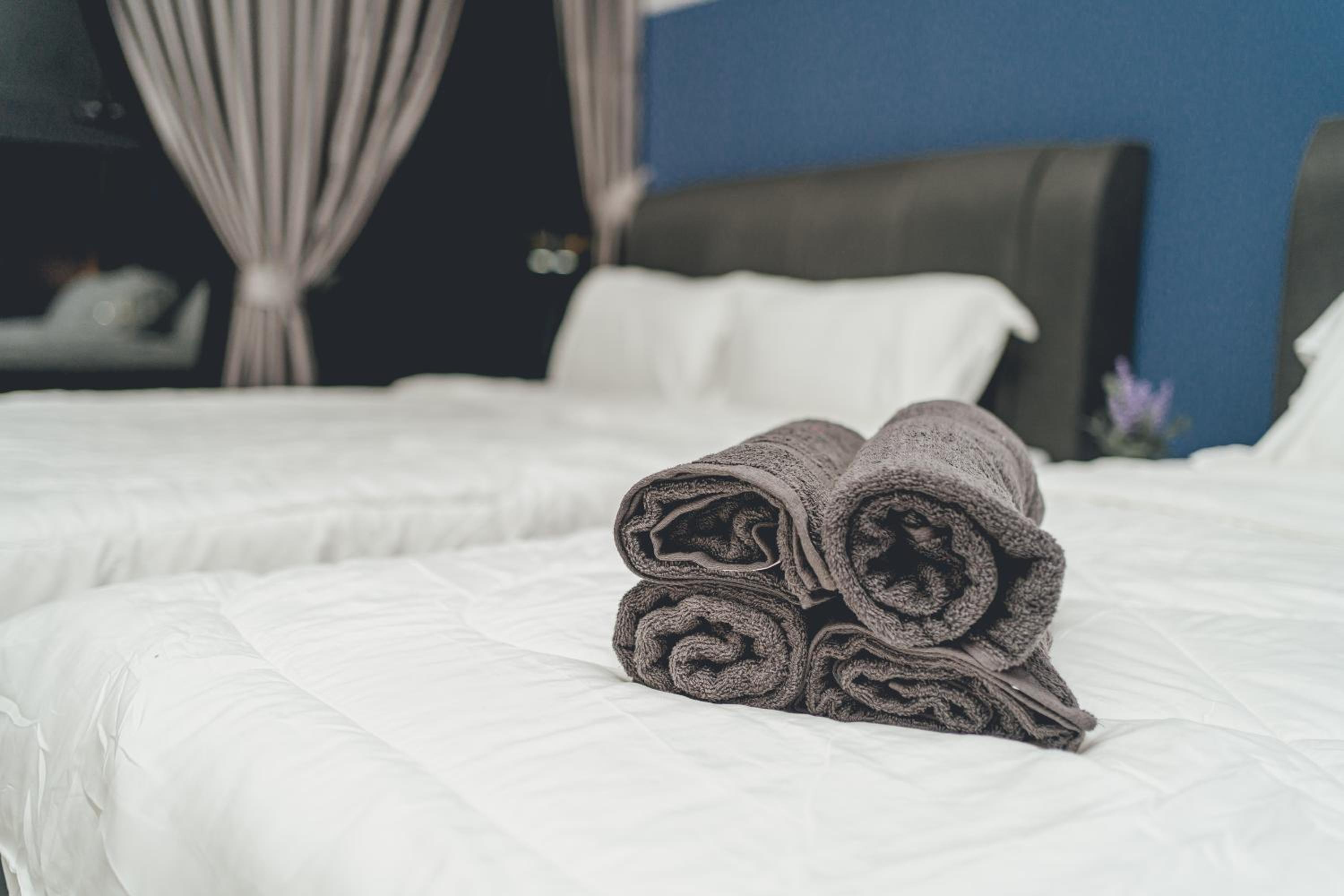 Retreat Blue Ocean 3BR Mosaic Southkey Midvalley by Our Stay
