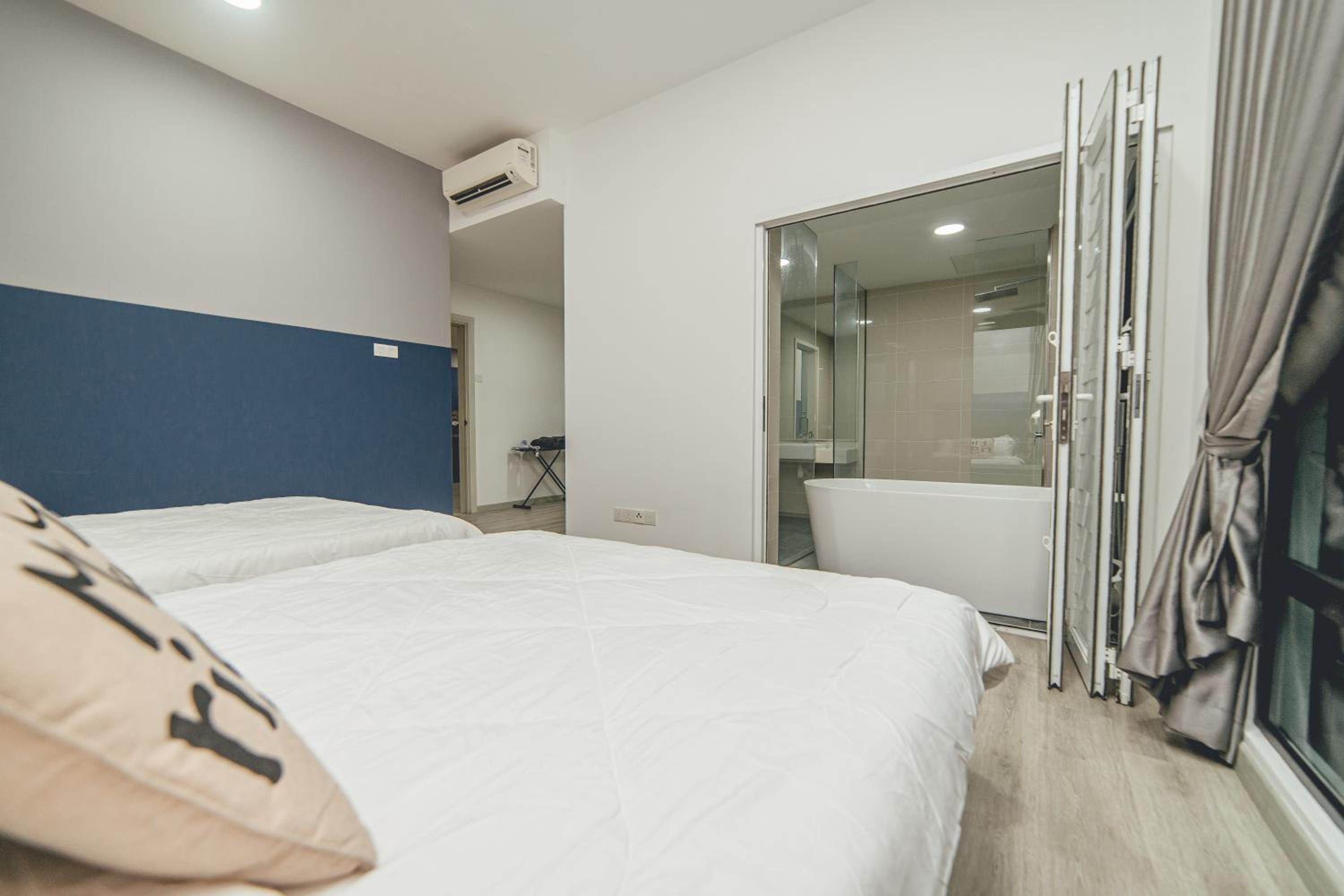 Retreat Blue Ocean 3BR Mosaic Southkey Midvalley by Our Stay