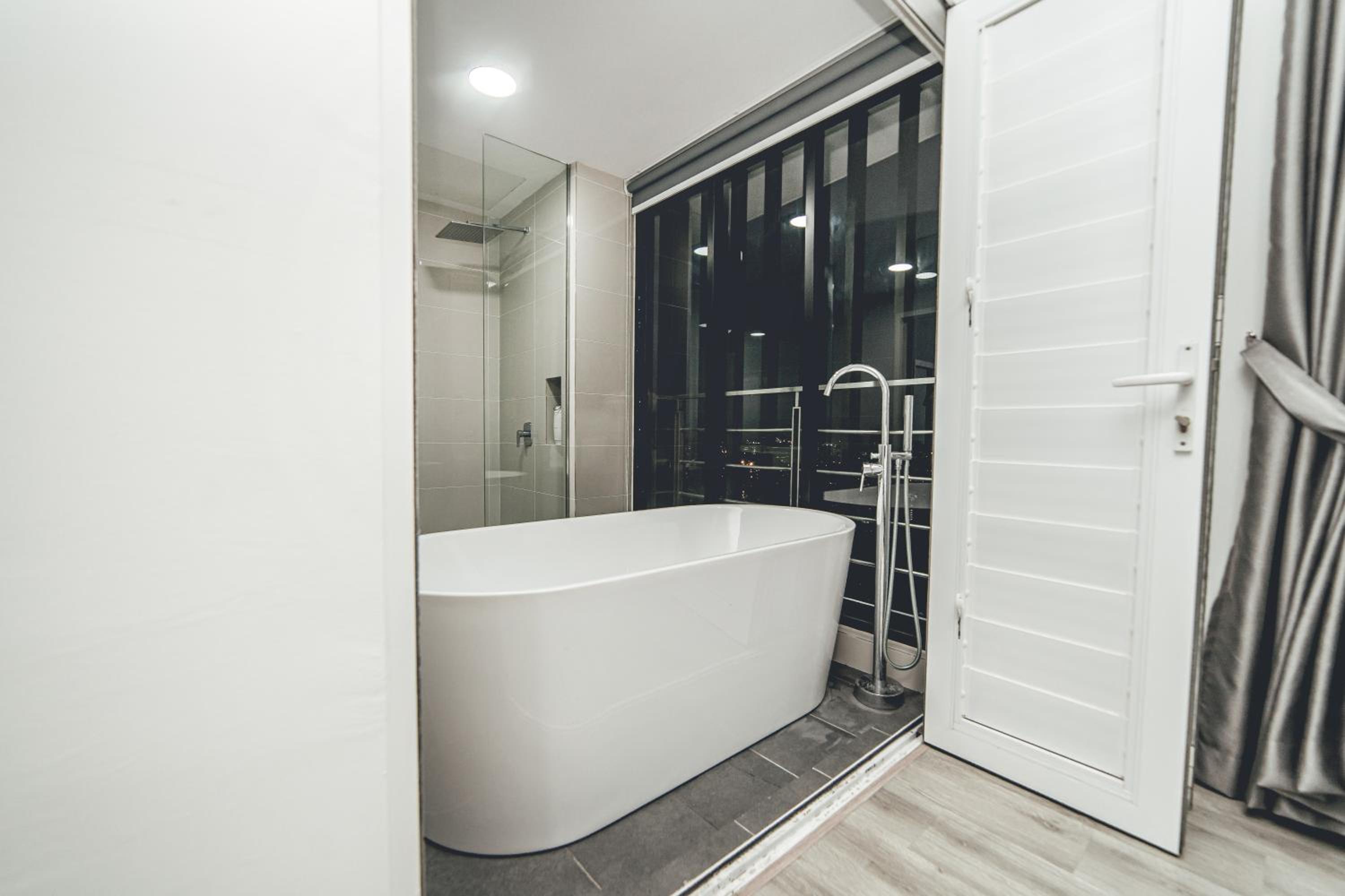 Retreat Blue Ocean 3BR Mosaic Southkey Midvalley by Our Stay