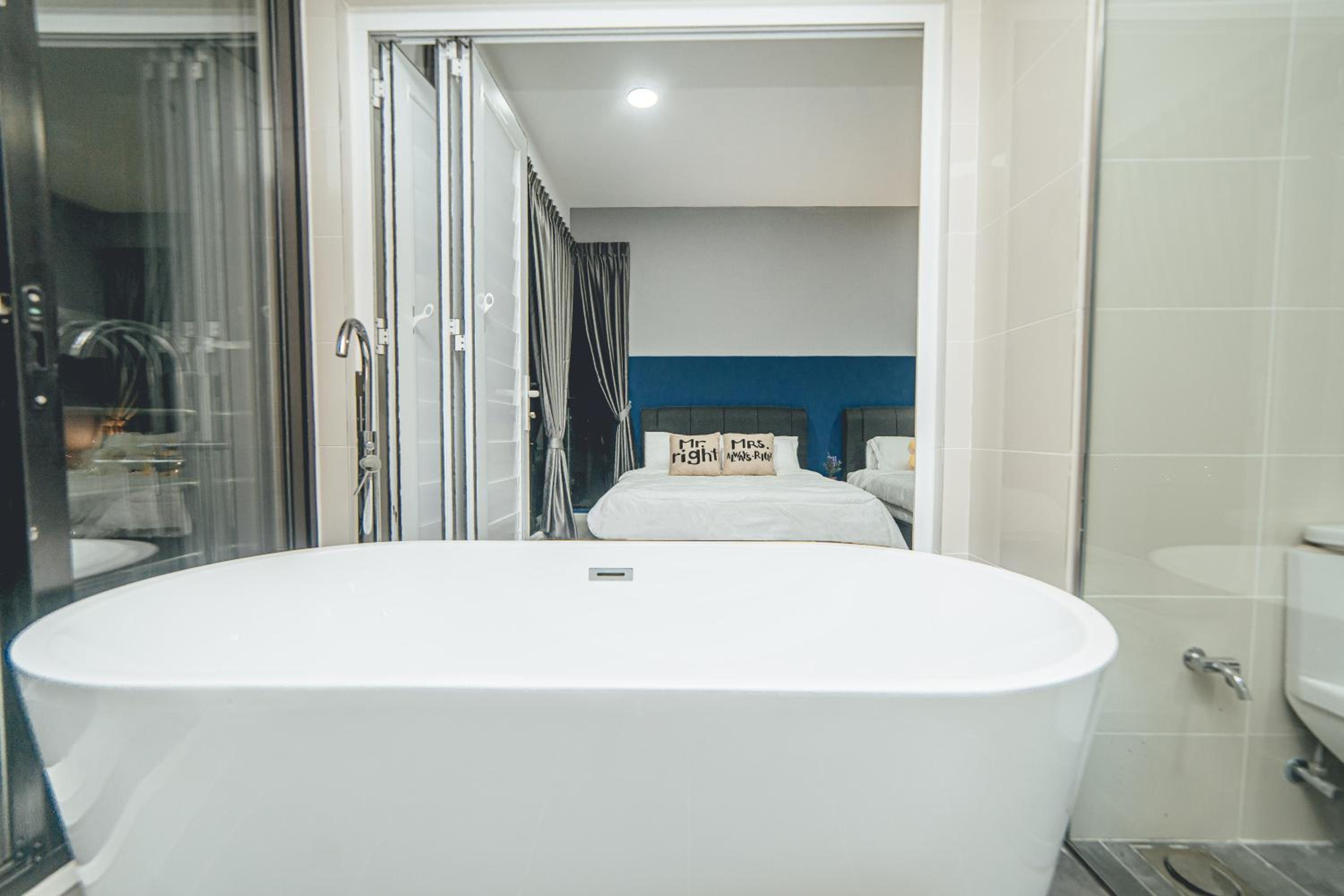 Retreat Blue Ocean 3BR Mosaic Southkey Midvalley by Our Stay