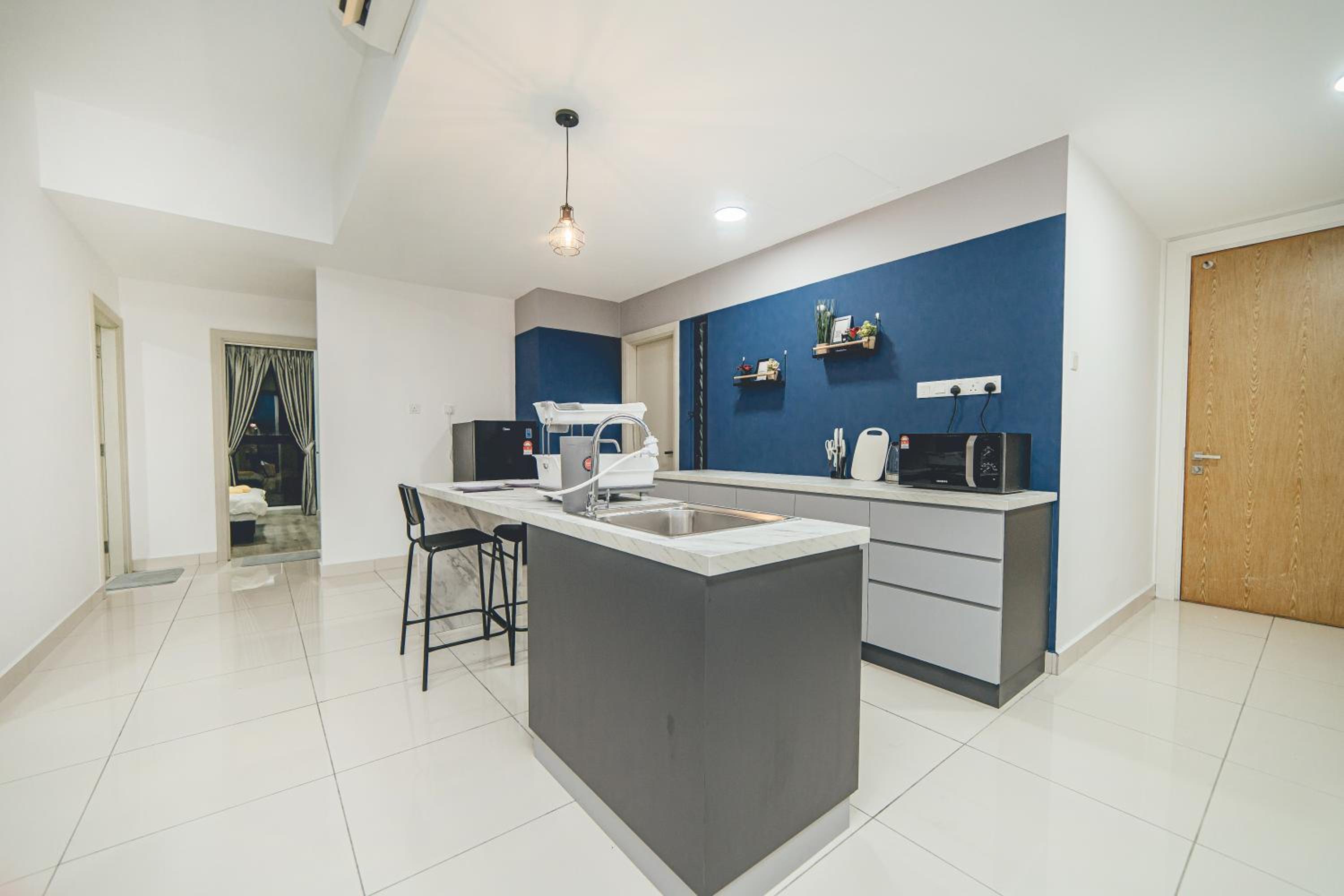 Retreat Blue Ocean 3BR Mosaic Southkey Midvalley by Our Stay