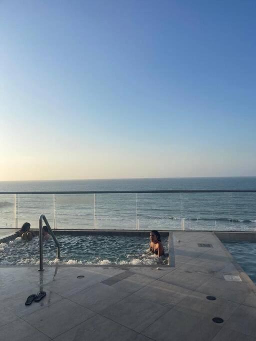 Luxury Beachfront Apartment - Morros City