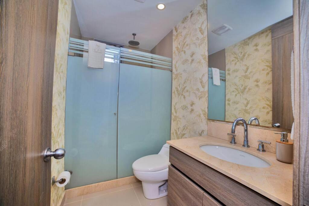 Luxury Beachfront Apartment - Morros City
