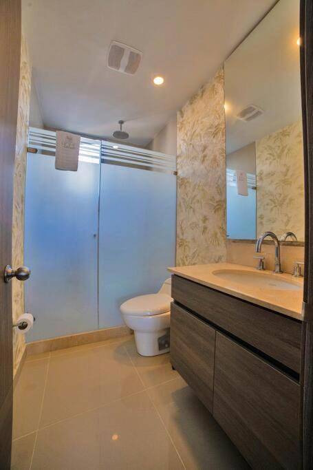 Luxury Beachfront Apartment - Morros City