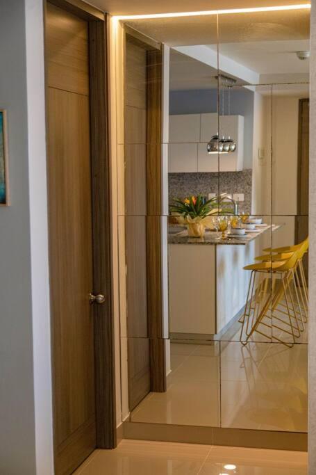 Luxury Beachfront Apartment - Morros City