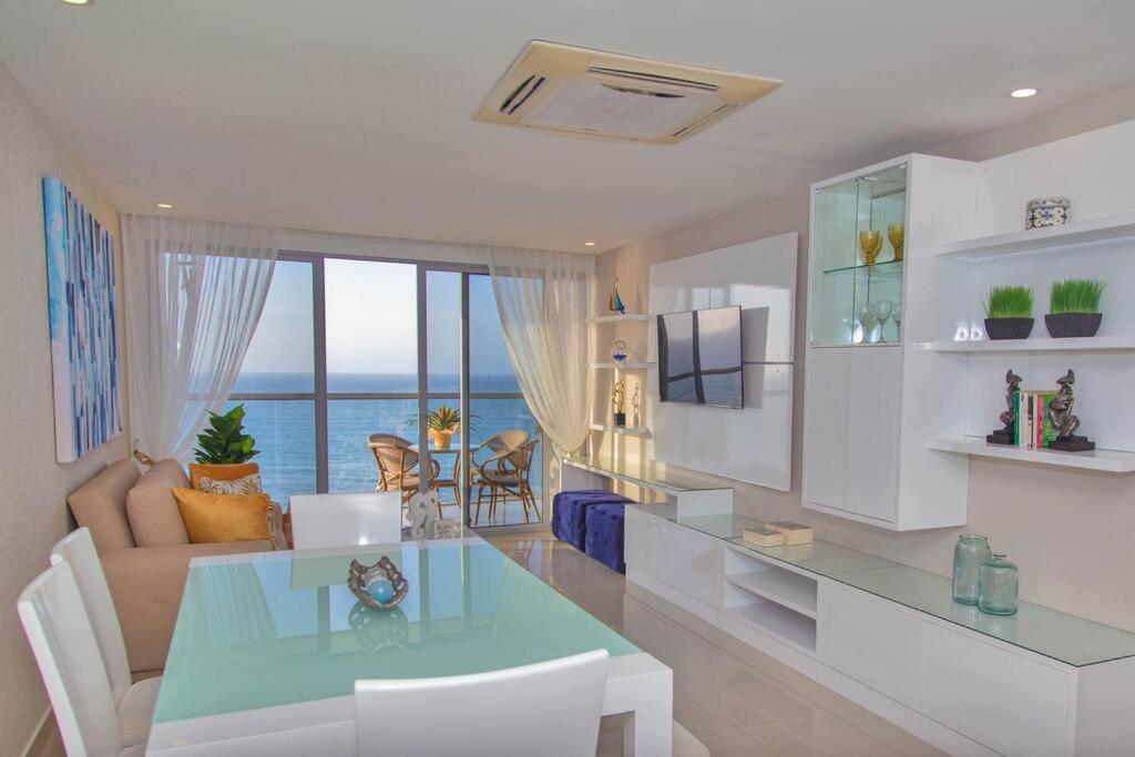 Luxury Beachfront Apartment - Morros City