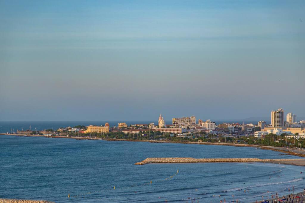 Luxury Beachfront Apartment - Morros City