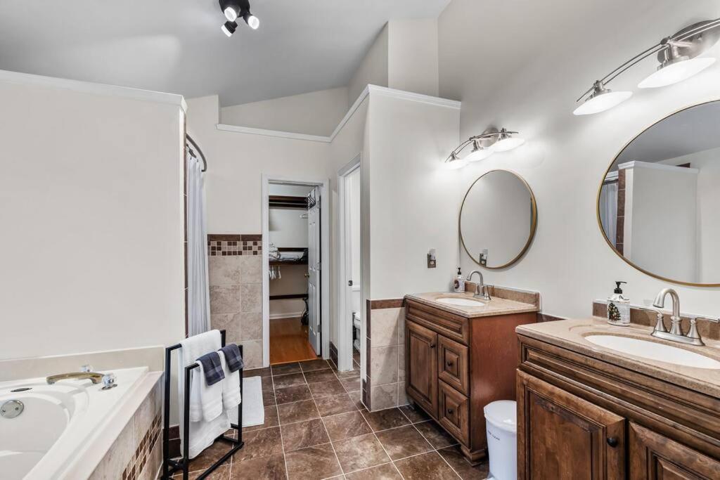 Stunning 5 bedroom/3 bath home in Hope Valley Farm view 5