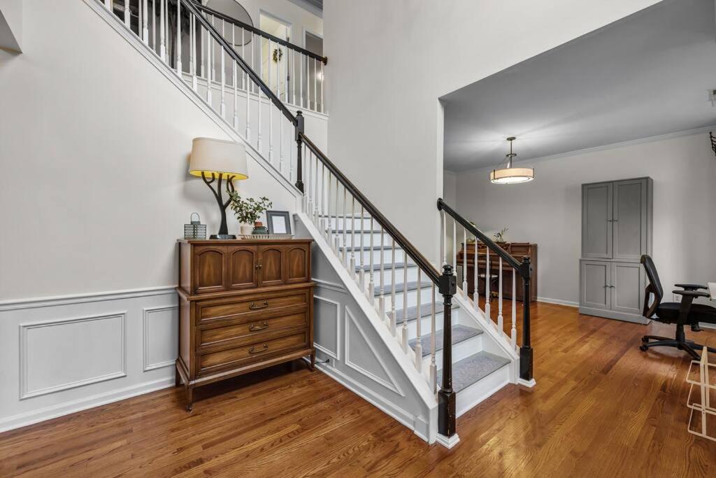 Stunning 5 bedroom/3 bath home in Hope Valley Farm view 2