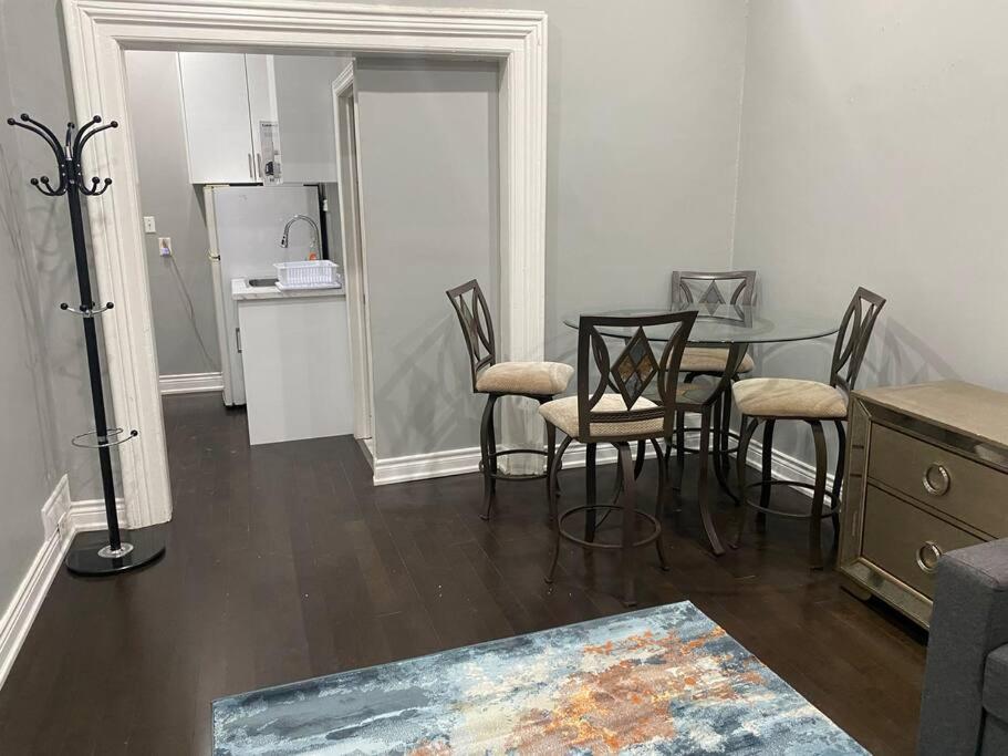 Downtown apartment 2/3 people .
