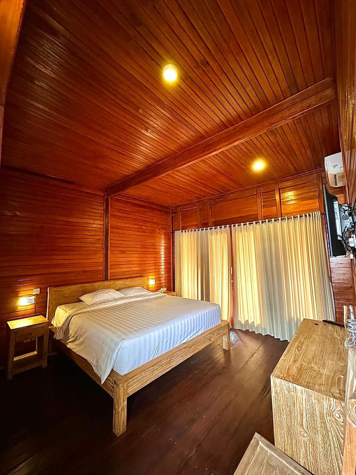 Room 2 pool view @ Tropical Guesthouse Umalas view 5