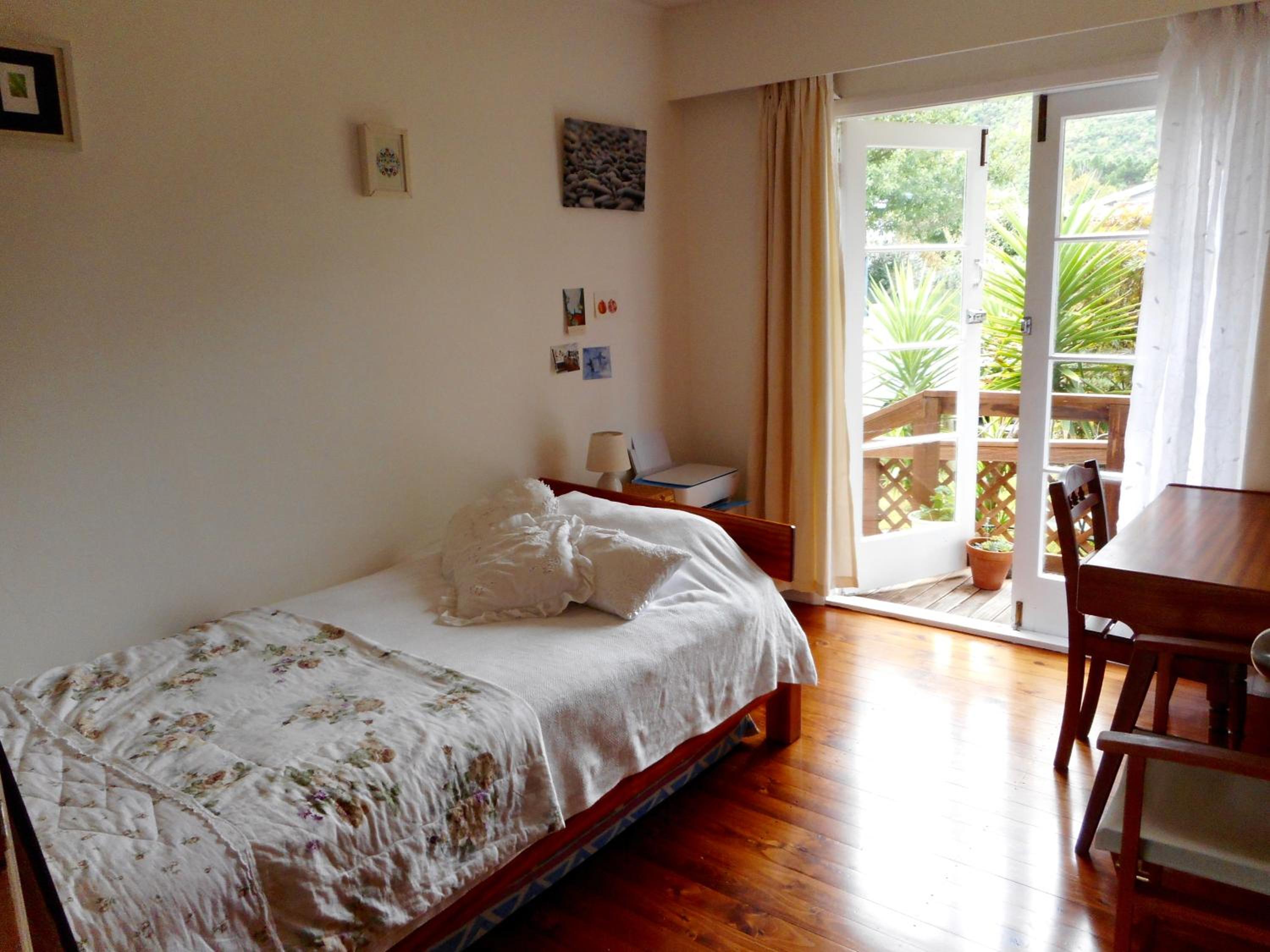 Sunrise Beach House - Rarangi Holiday House