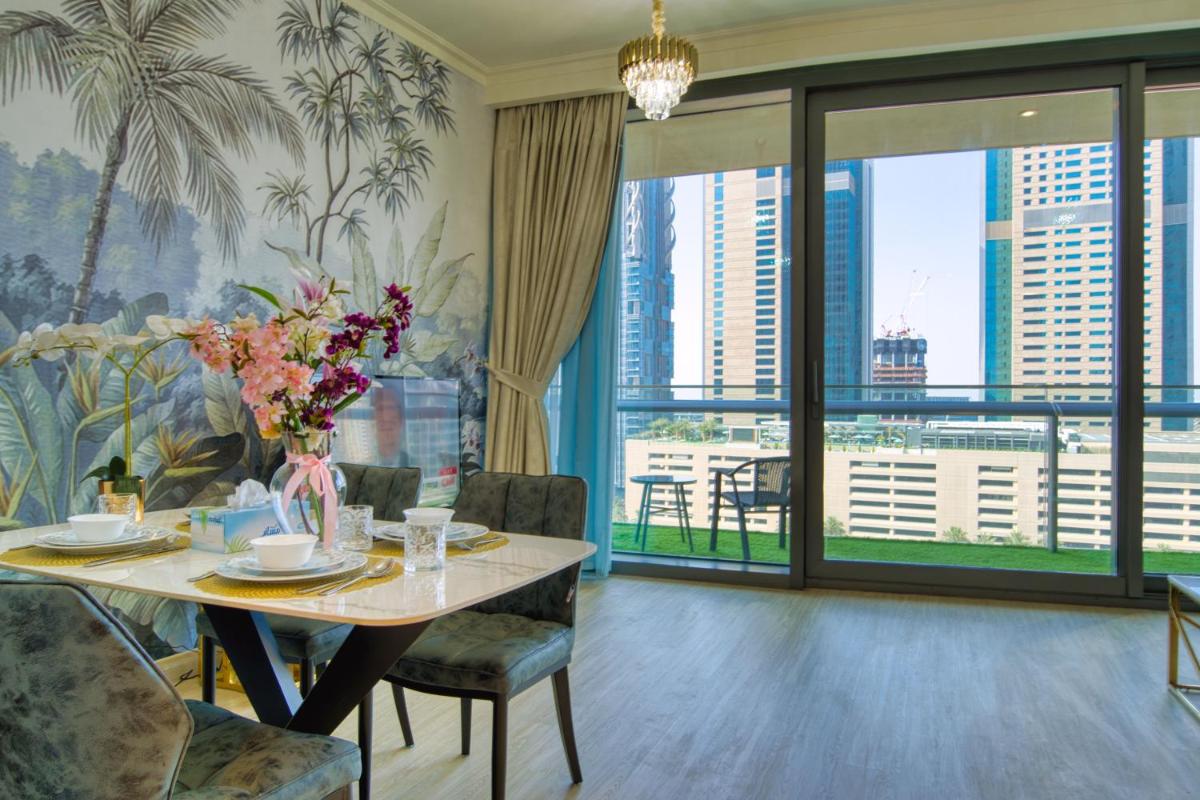 FIRST CLASS 1BR with DUBAI SKYLINE view