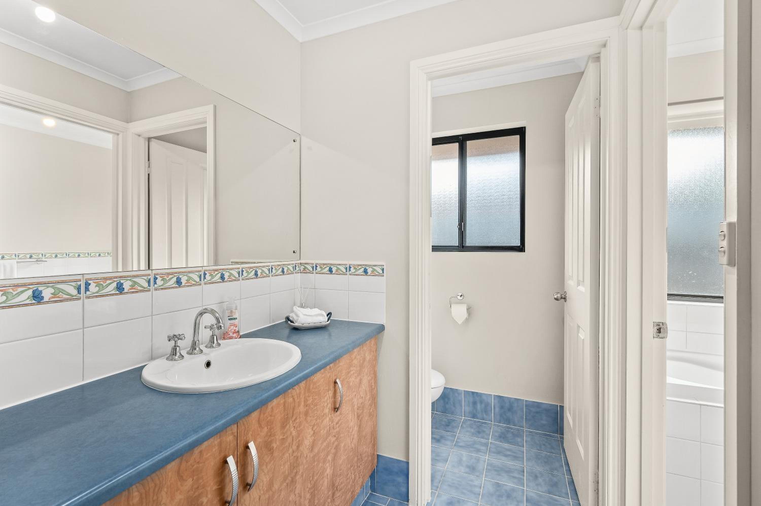 Seacret Oasis - Alding Beach - C21 SouthCoast Holidays