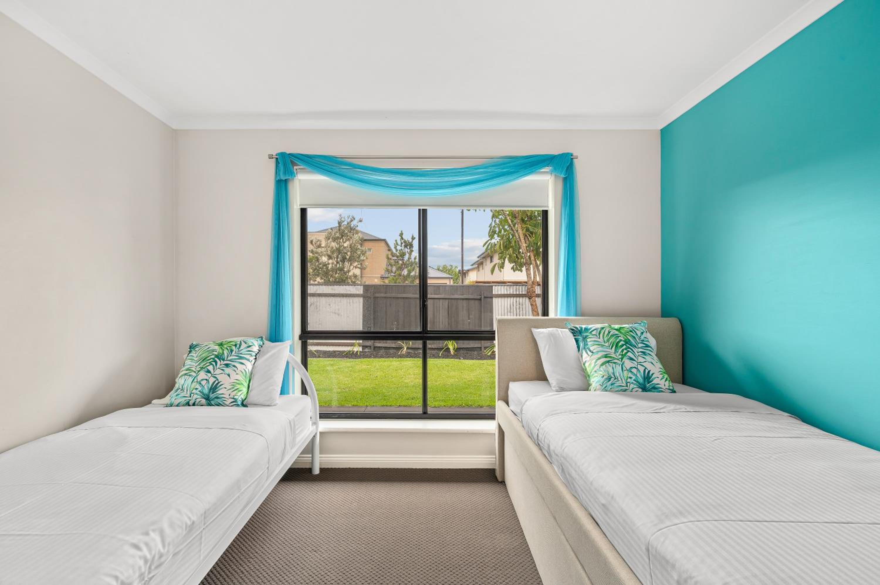 Seacret Oasis - Alding Beach - C21 SouthCoast Holidays