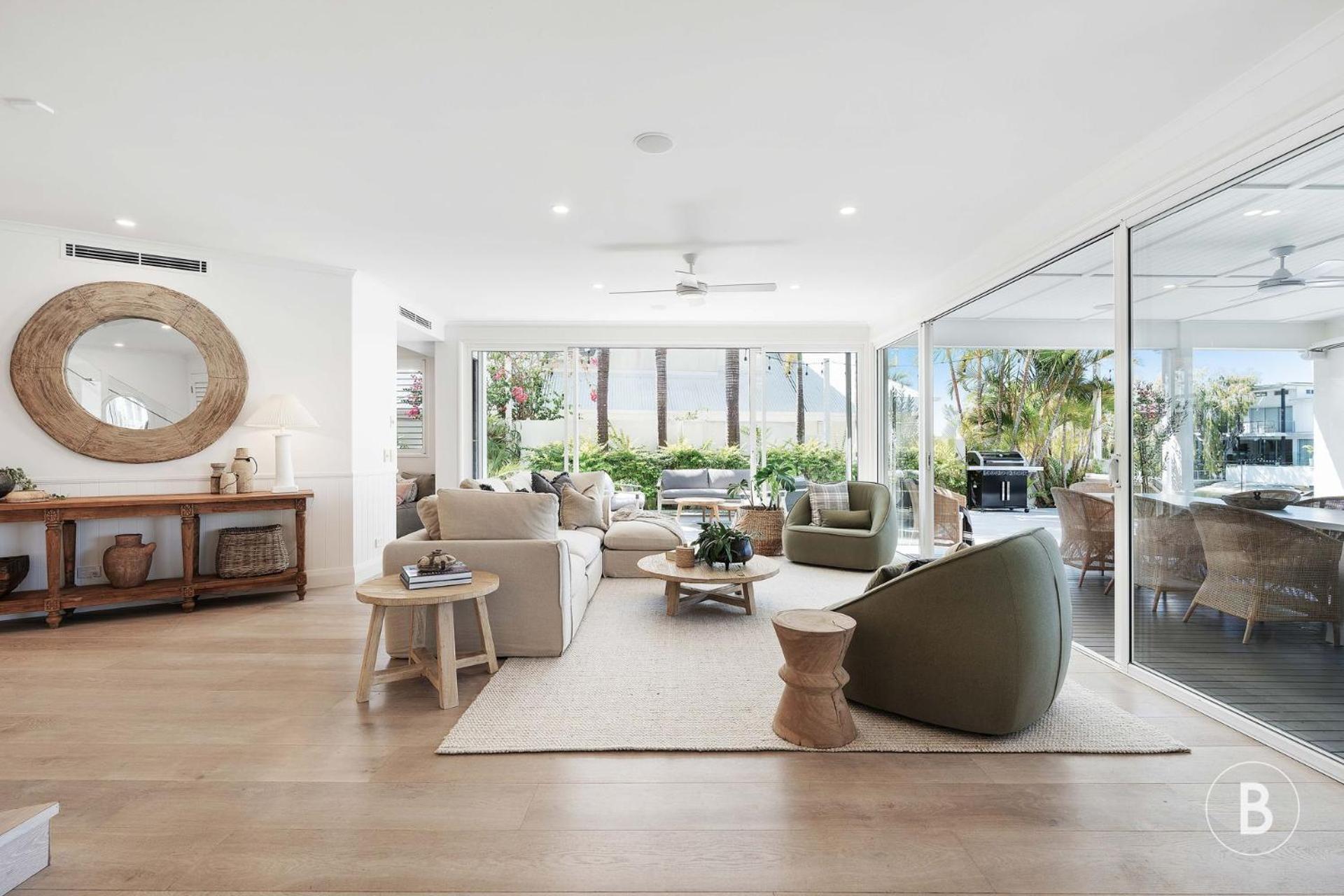 Lucy - Noosa - Noosaville