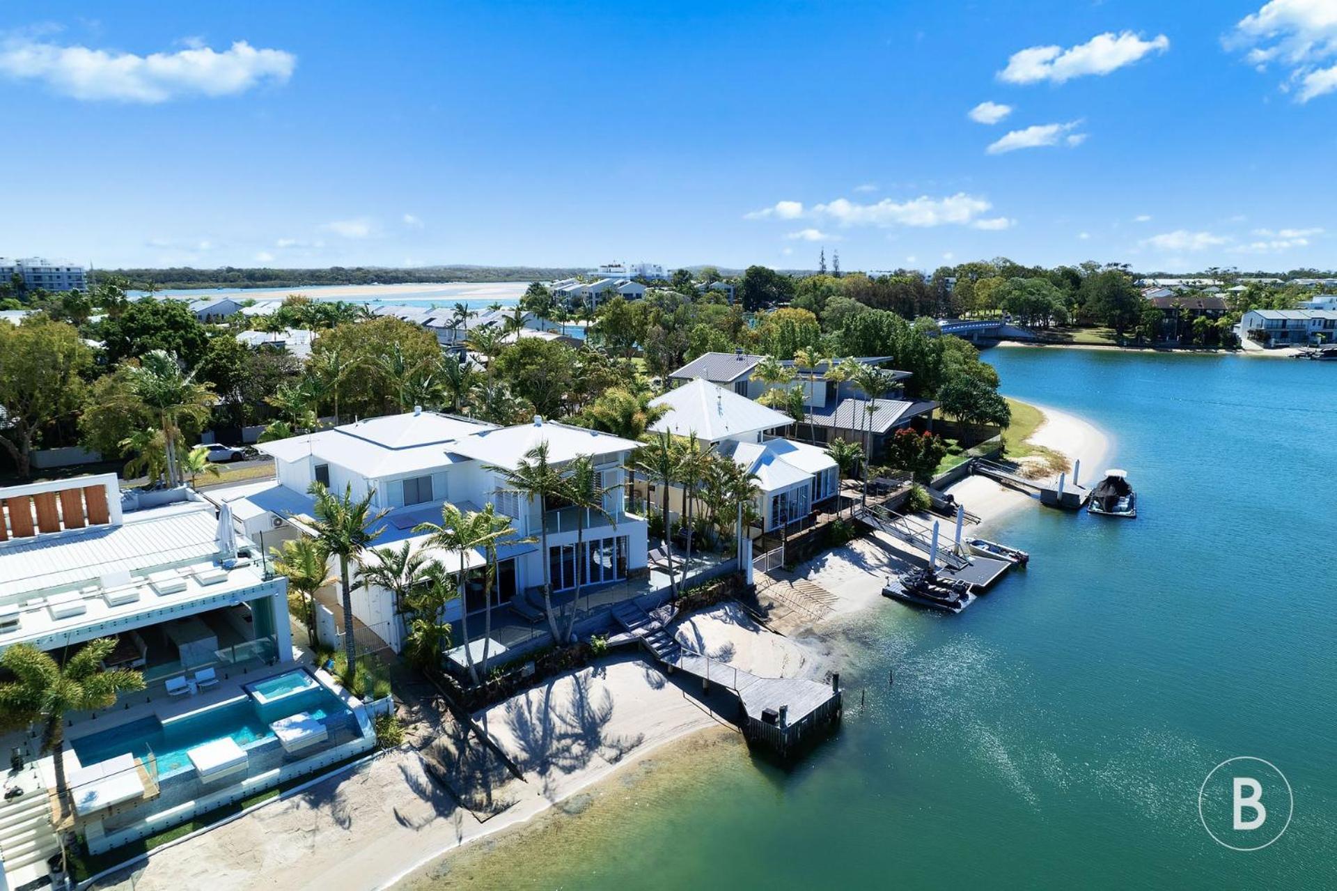 Lucy - Noosa - Noosaville
