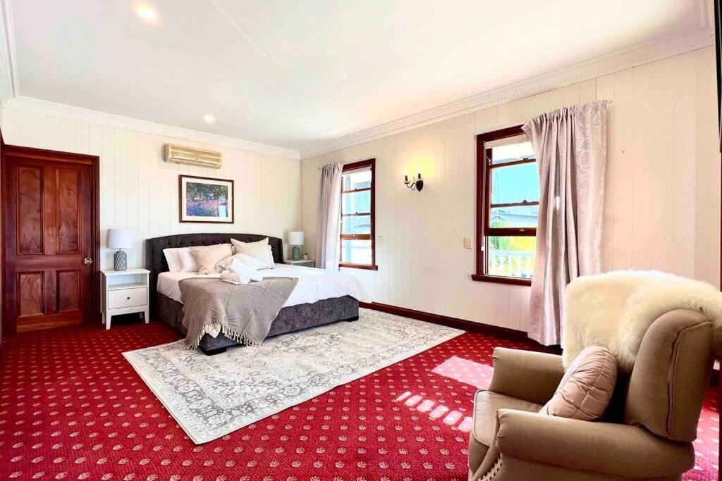 Rosebay water front 4 bd home