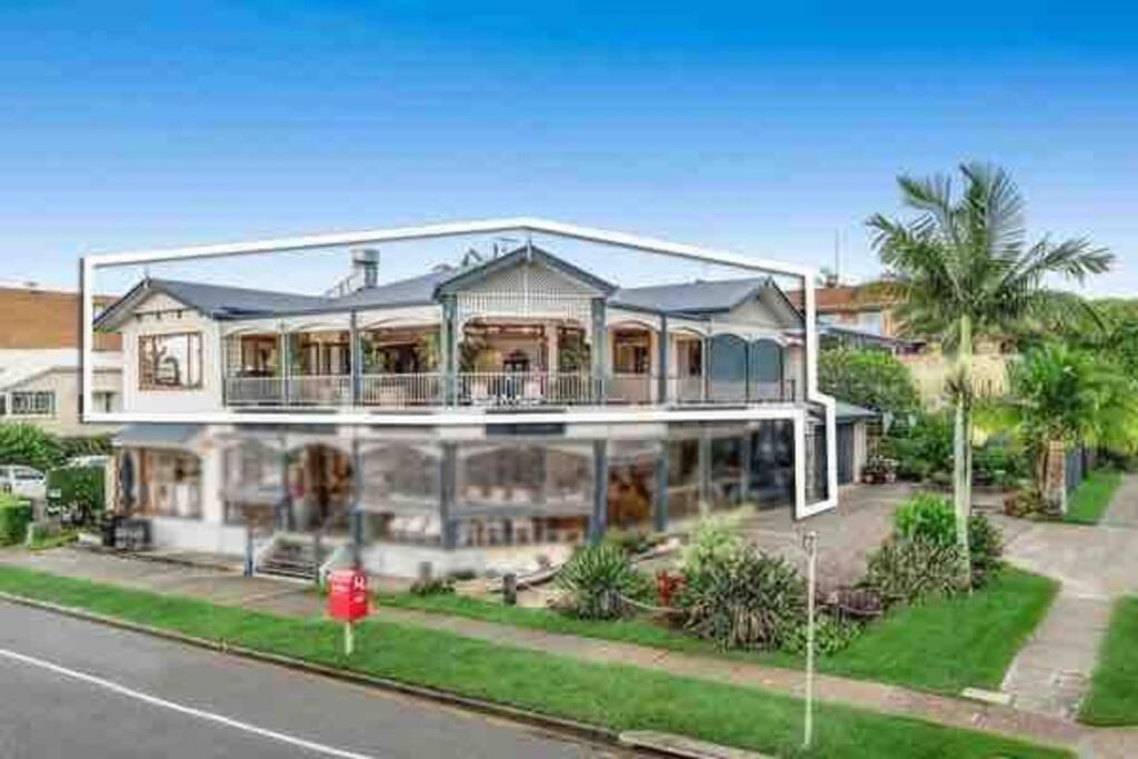 Rosebay water front 4 bd home
