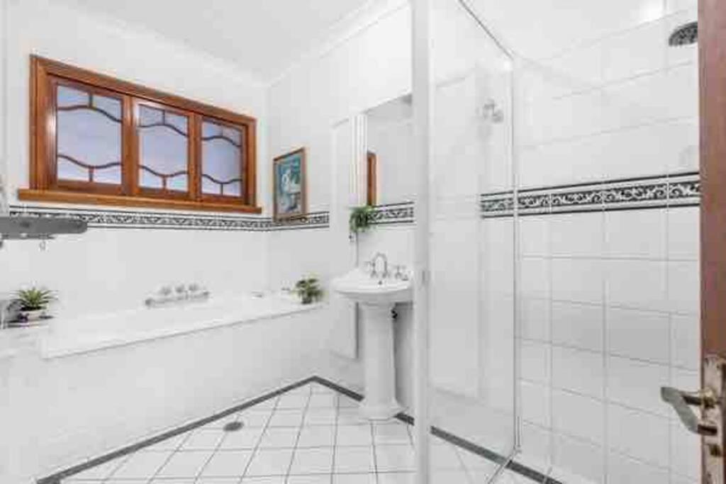 Rosebay water front 4 bd home