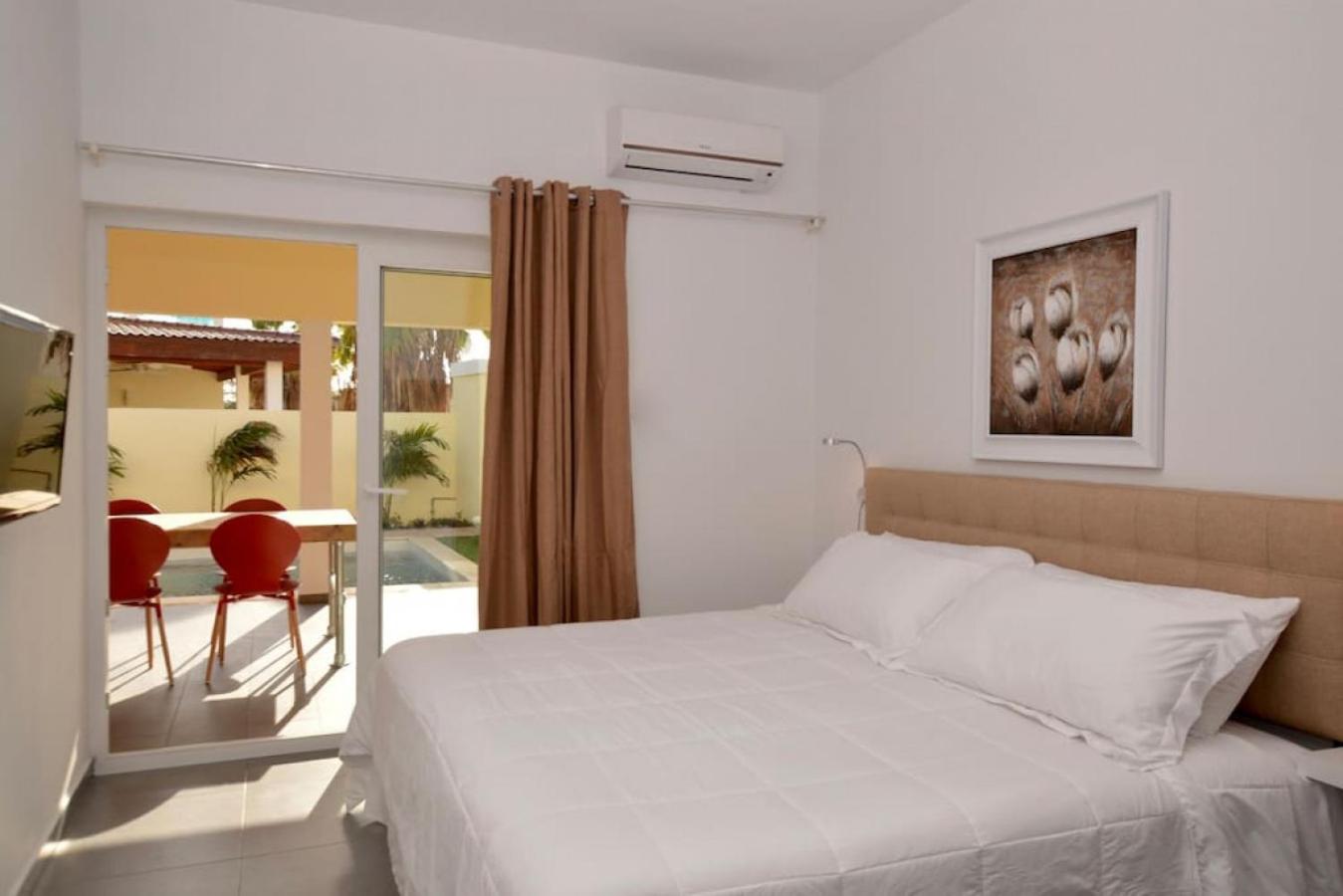 Modern 4BR Villa with Private Pool walk to Palm Beach