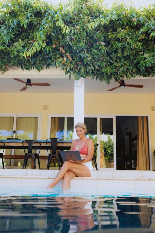 Modern 4BR Villa with Private Pool walk to Palm Beach