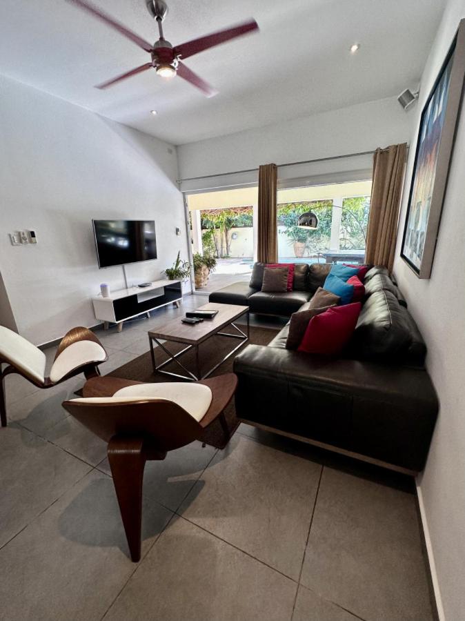 Modern 4BR Villa with Private Pool walk to Palm Beach