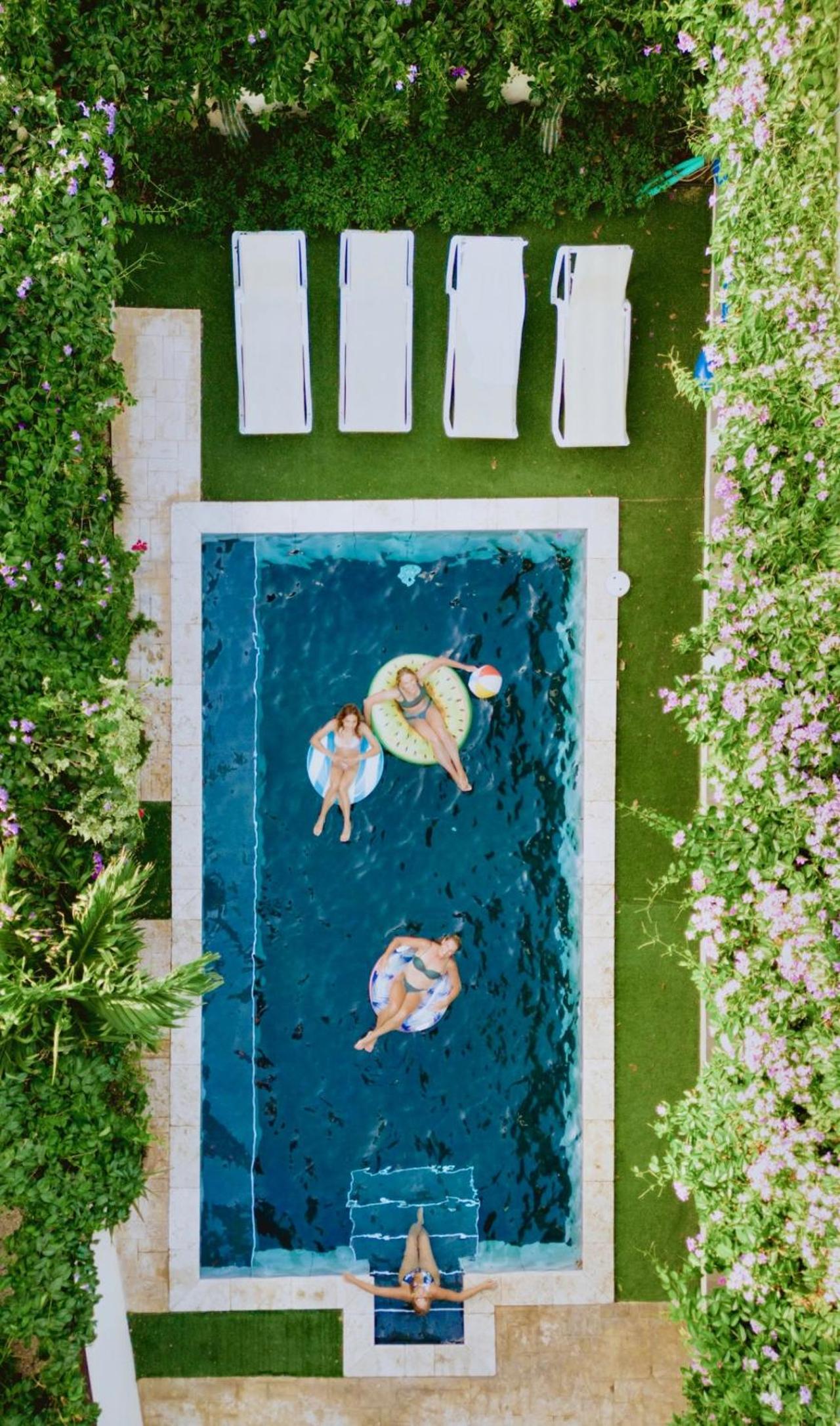 Modern 4BR Villa with Private Pool walk to Palm Beach