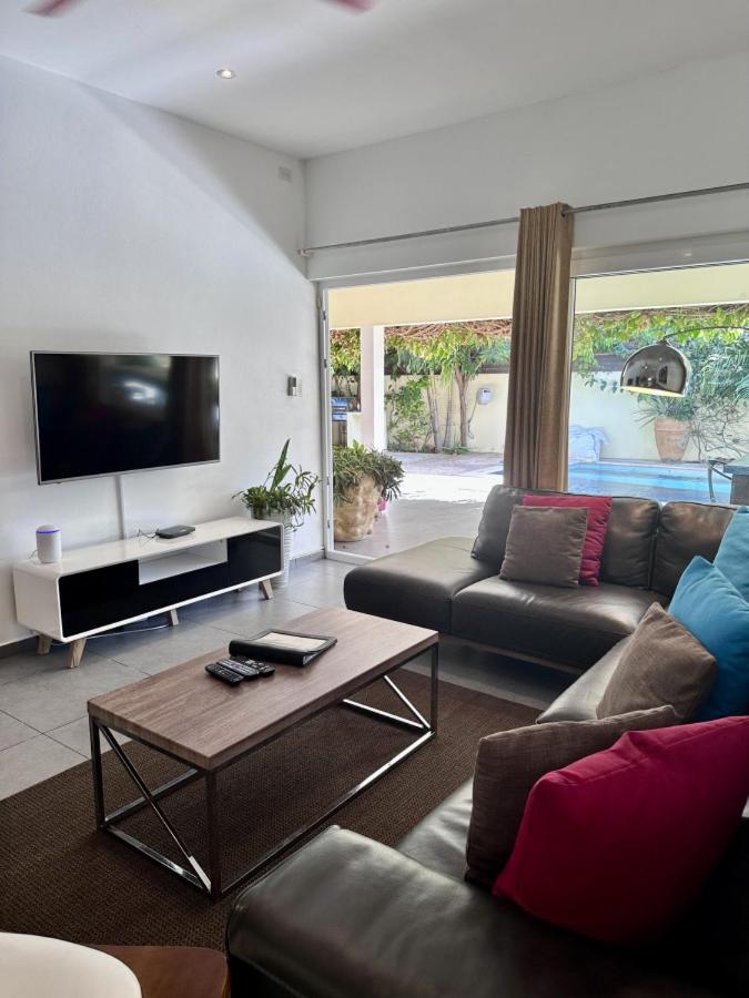 Modern 4BR Villa with Private Pool walk to Palm Beach