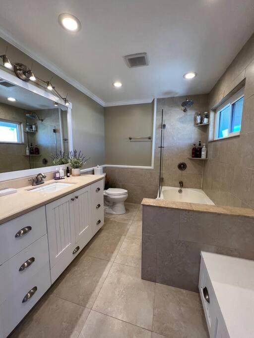 Beachfront Luxury Escape AC Tesla charger - Property Image 23