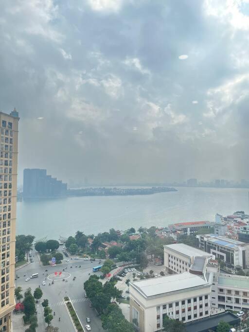 2-bedroom apartment West Lake view
