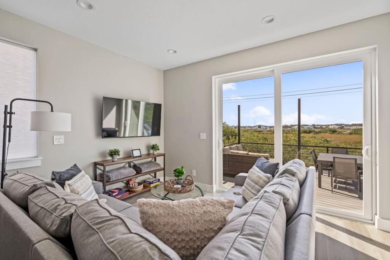 Riberia Street Retreat view 4