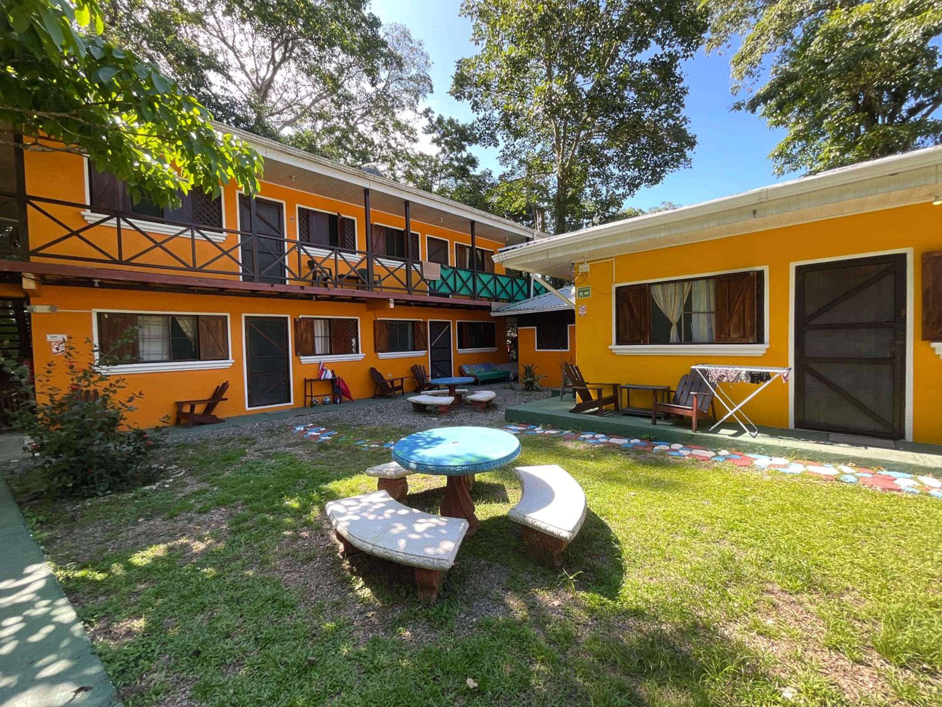 Las Casitas de Playa Ne gra view 3