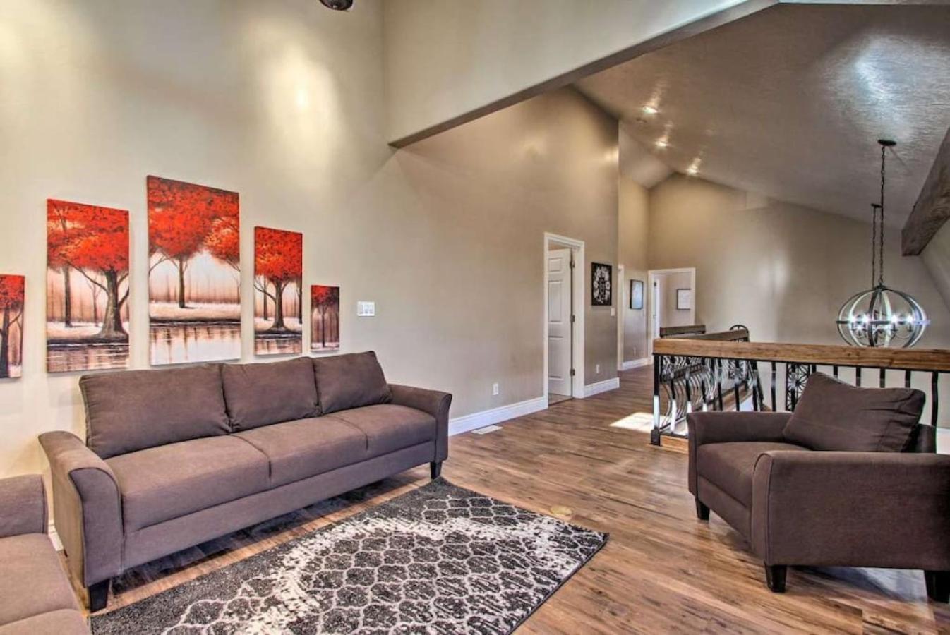 Luxury Great Falls Retreat | Hot Tub | W & R
