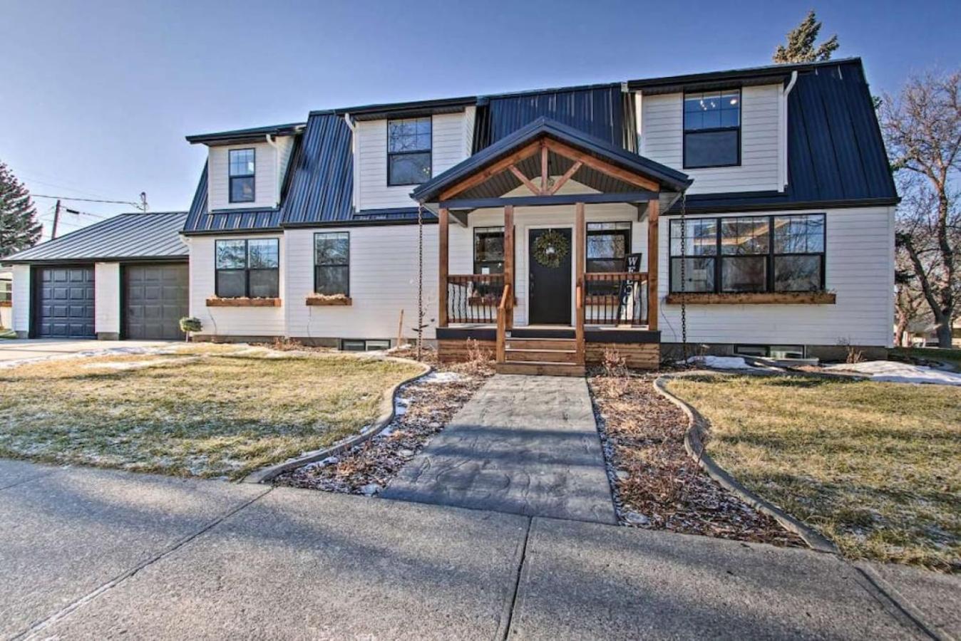 Luxury Great Falls Retreat | Hot Tub | W & R