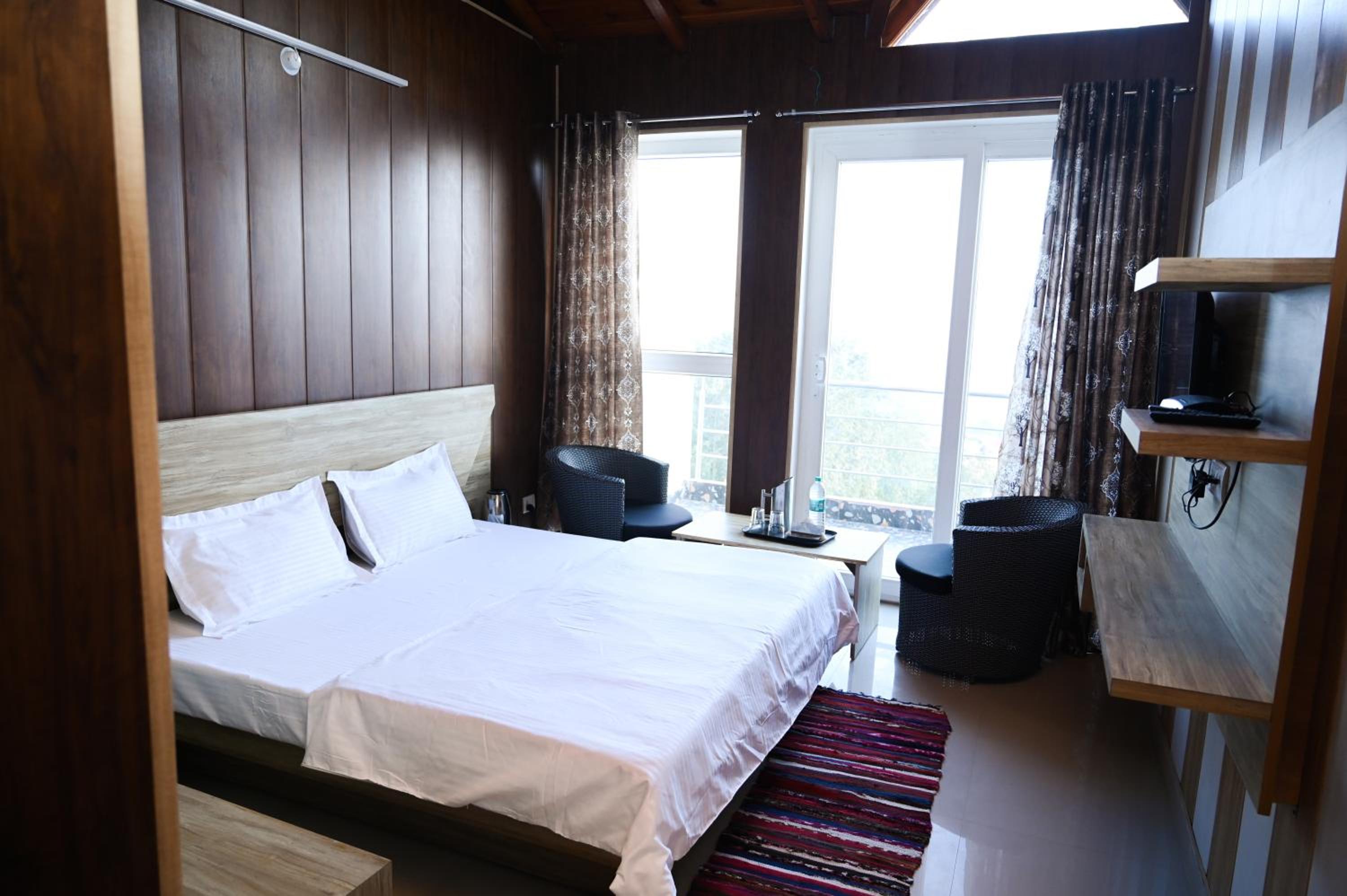 Shree Paras midnight Homestay
