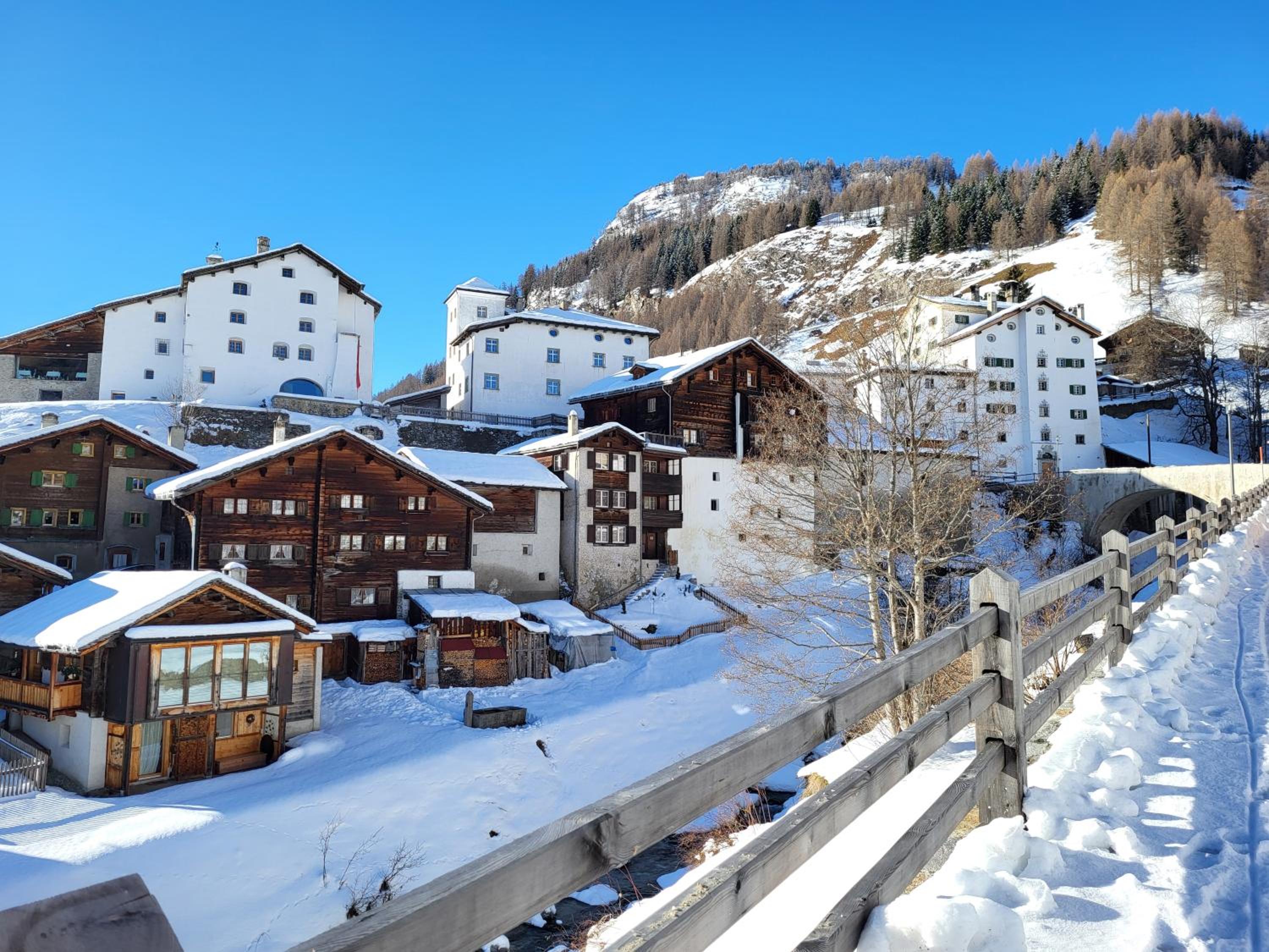 Splügen Haus Engadinella