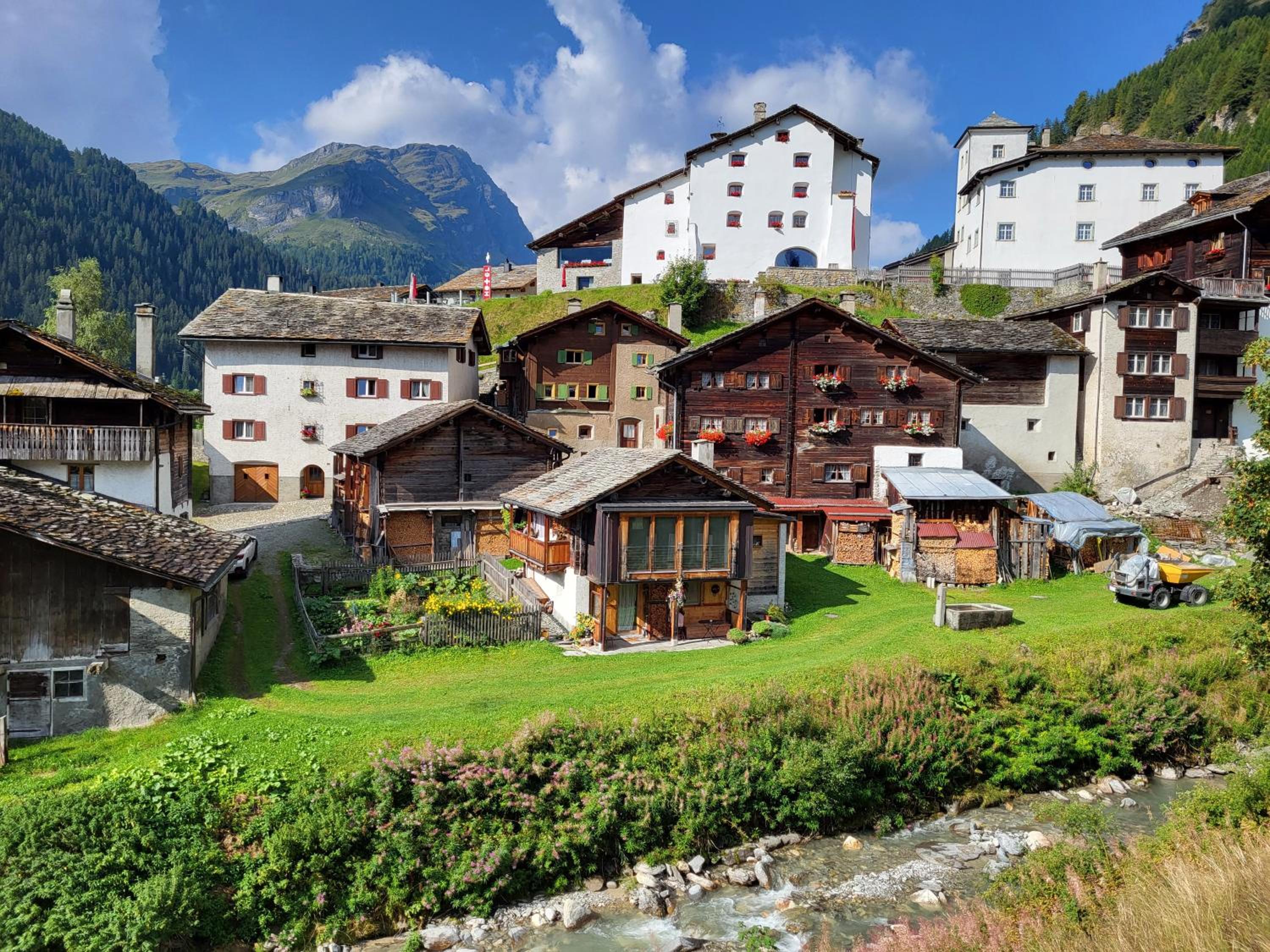 Splügen Haus Engadinella