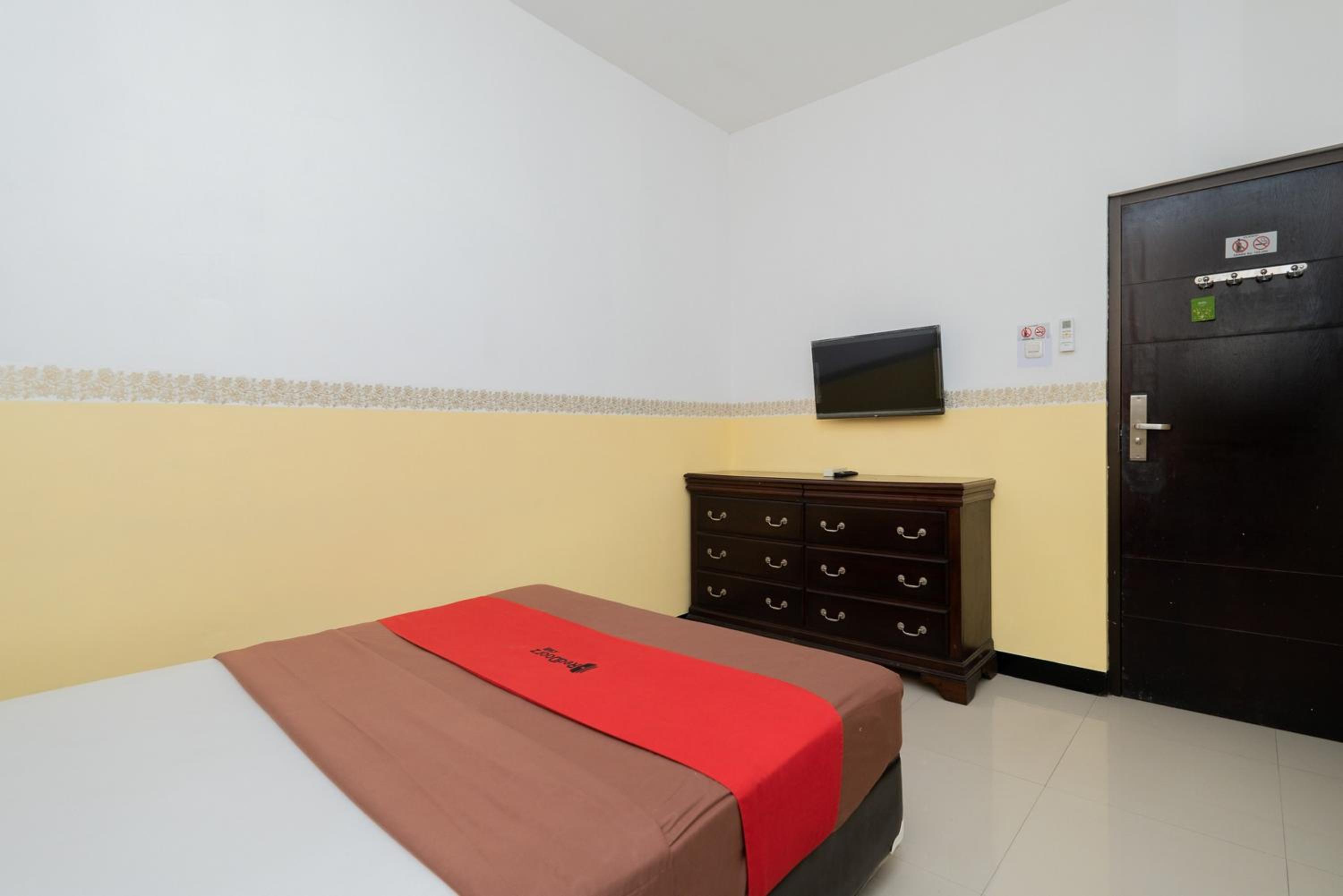 RedDoorz near Taman Krida Budaya Malang, Malang - 11