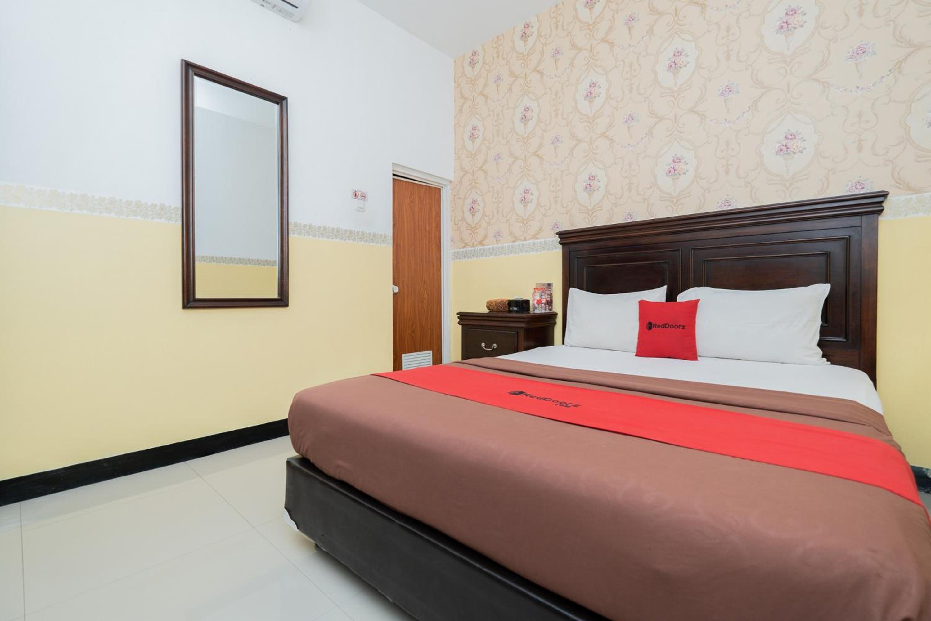 RedDoorz near Taman Krida Budaya Malang, Malang - 12