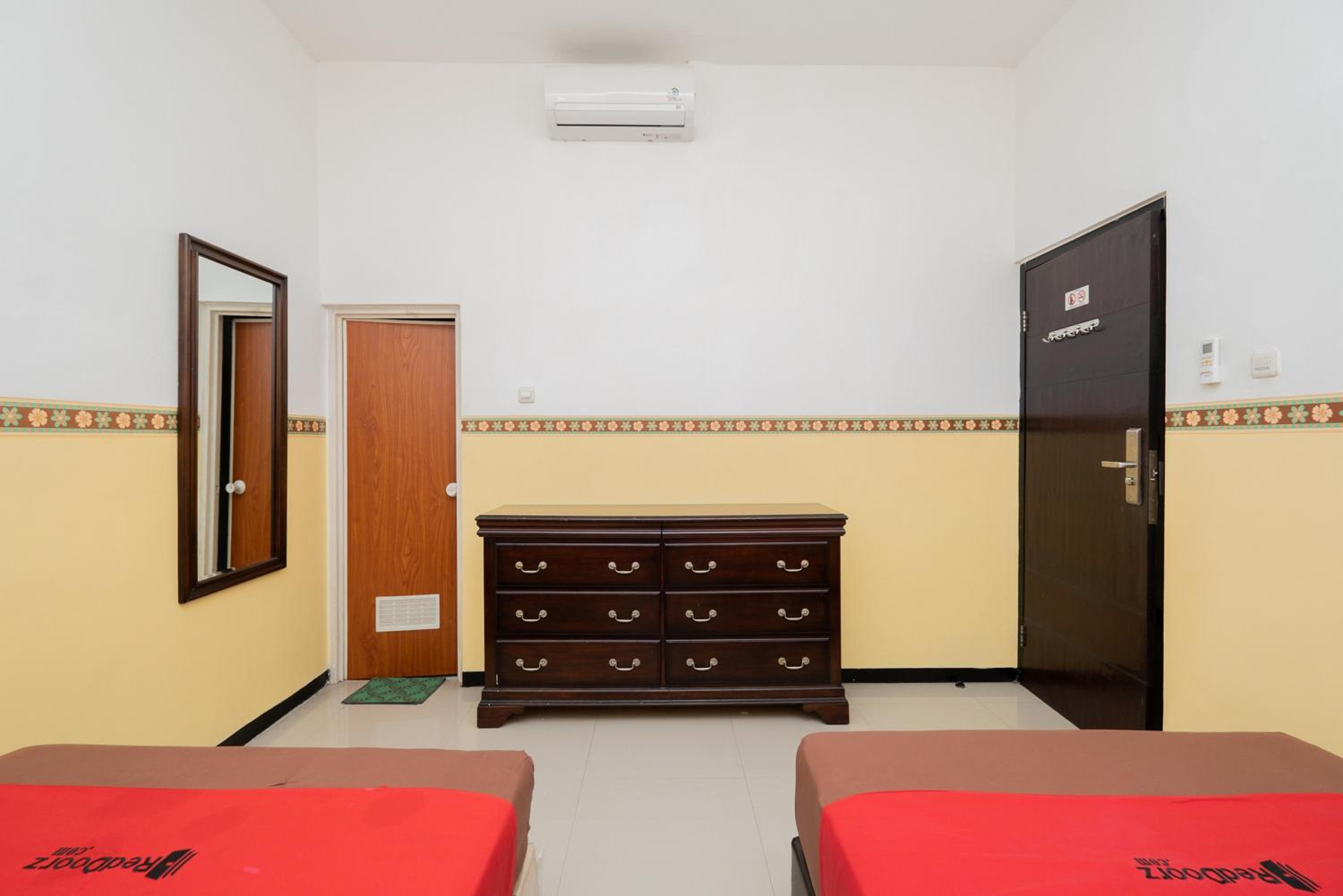 RedDoorz near Taman Krida Budaya Malang, Malang - 16