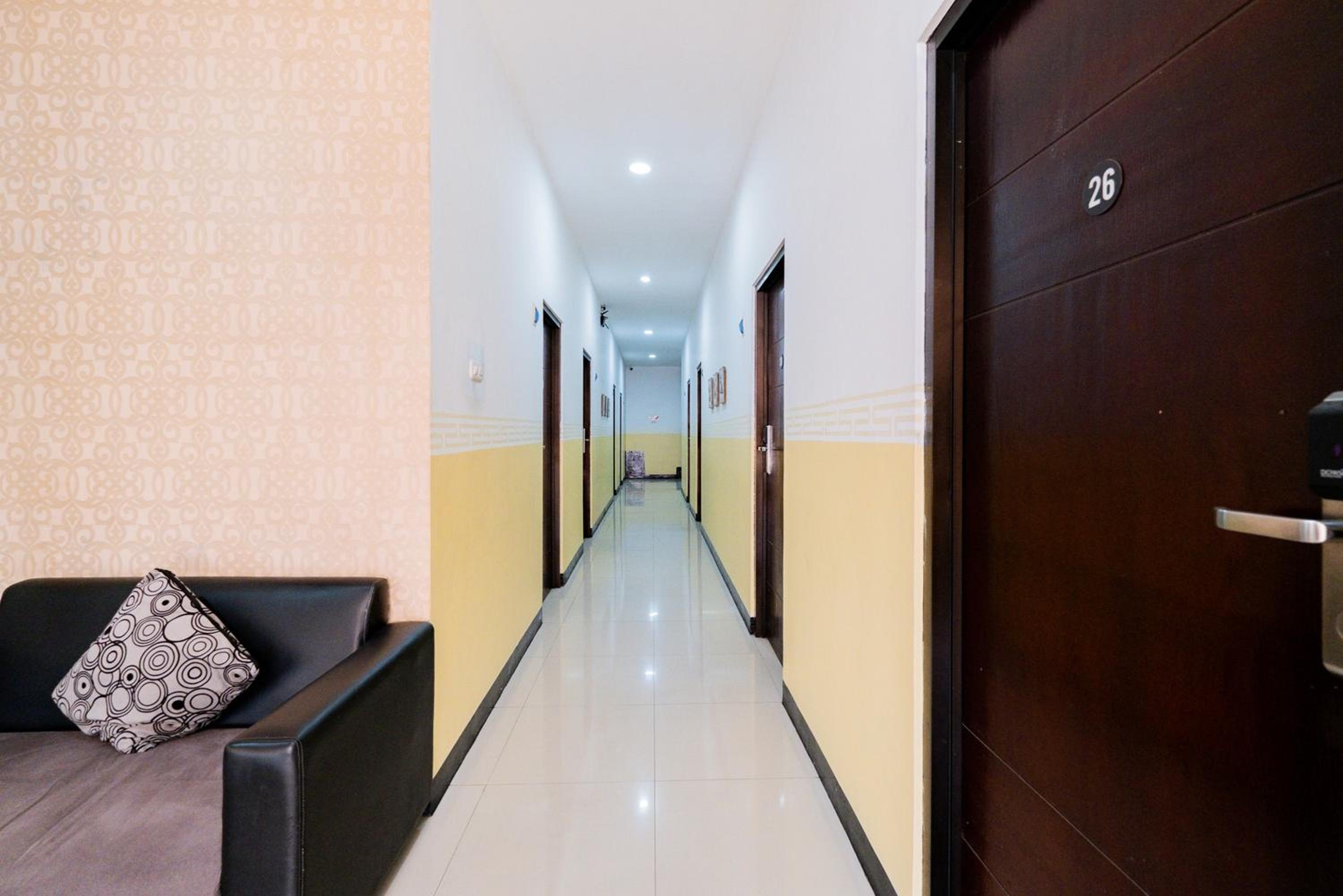 RedDoorz near Taman Krida Budaya Malang, Malang - 9
