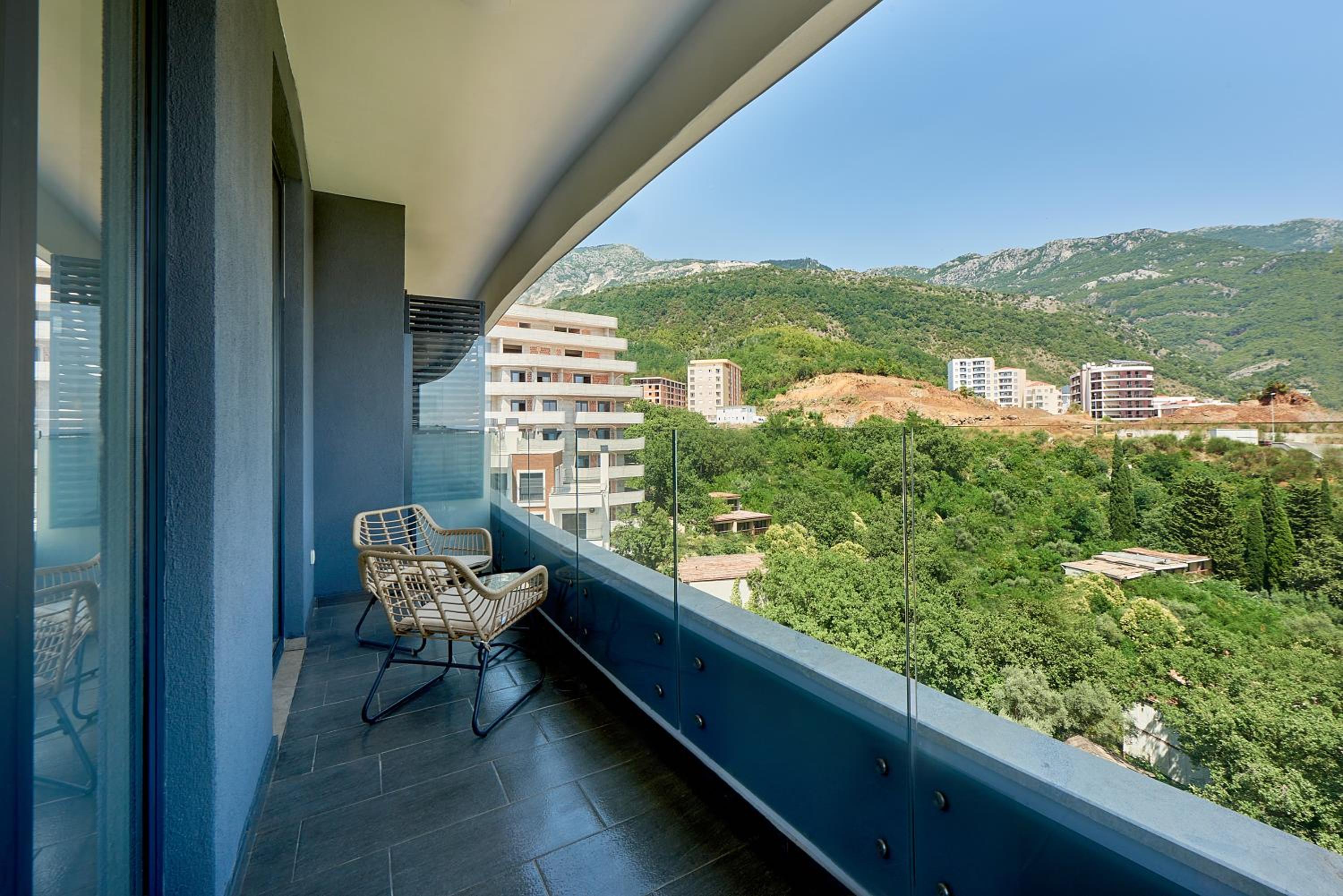Skyline resort