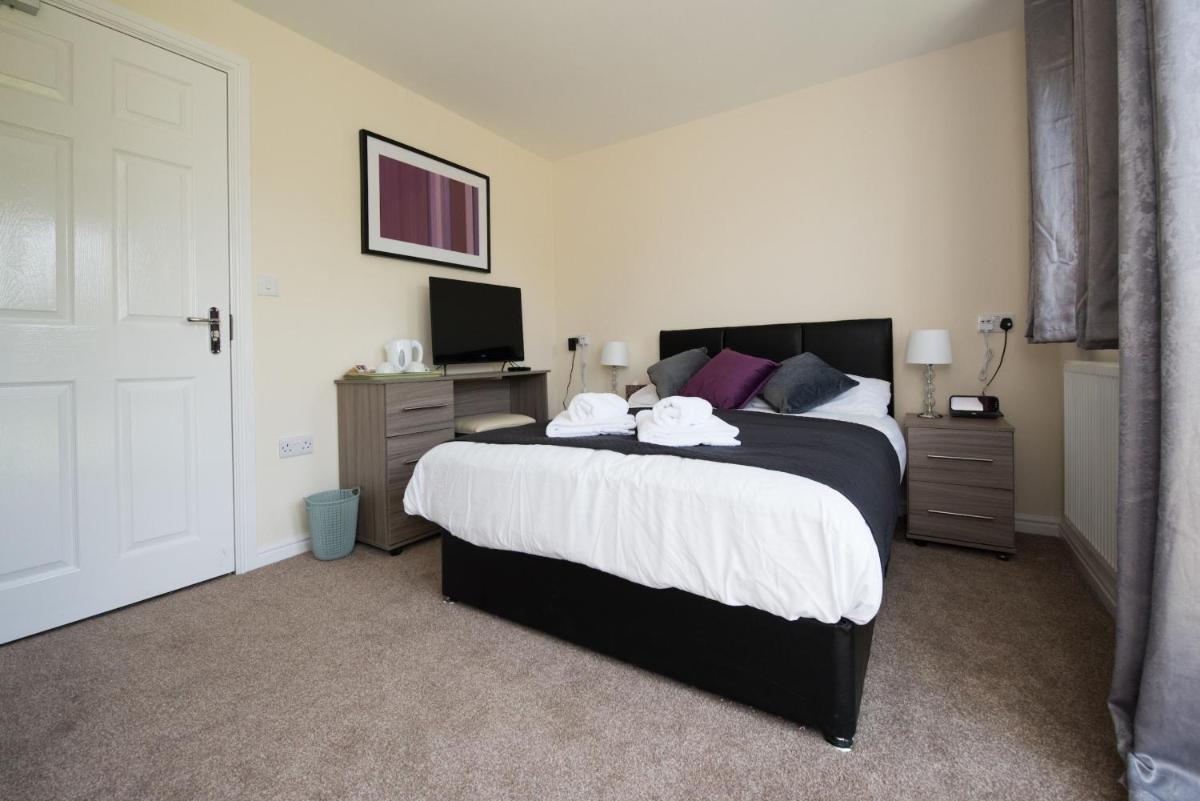 6-bedroom Contractor House with 6 bathrooms, Free WiFi and Parking - Kennedy House by Your Lettings Peterborough view 5