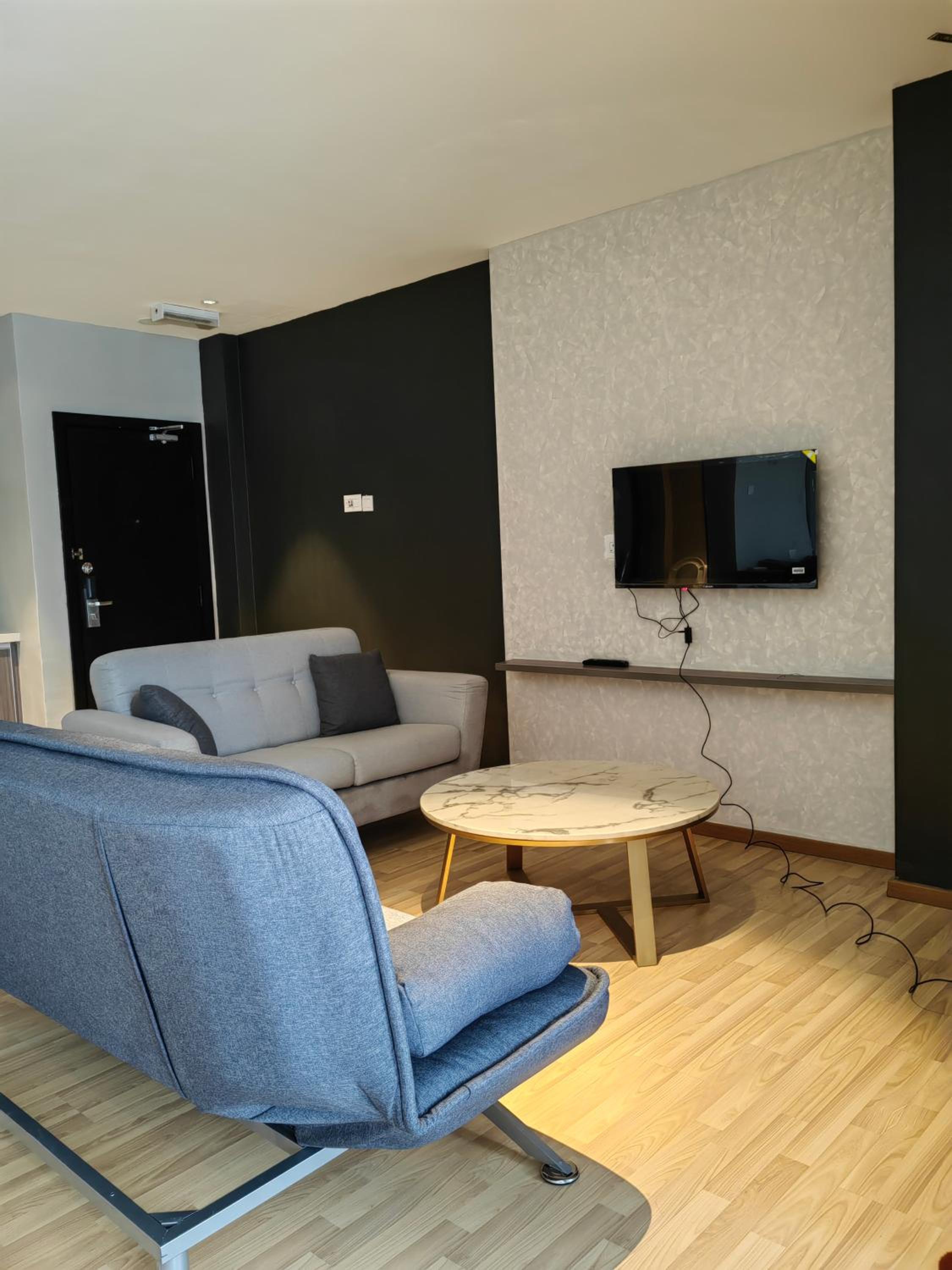 family 1 bed room apartment photo 1