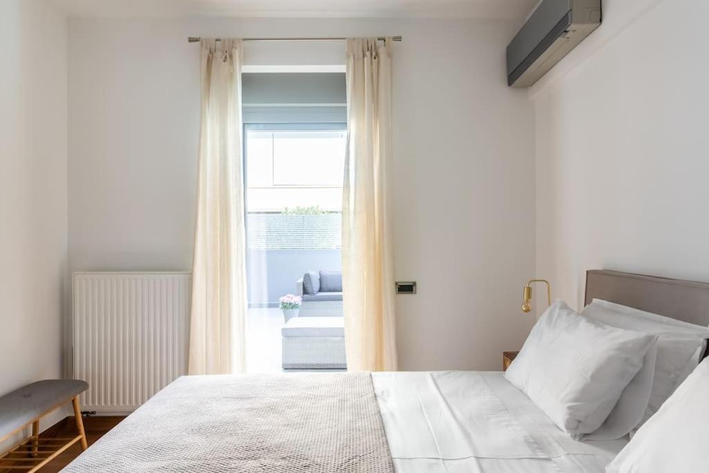3 Bed luxury apartment with pool in Glyfada