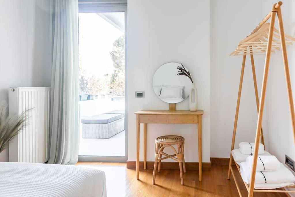 3 Bed luxury apartment with pool in Glyfada