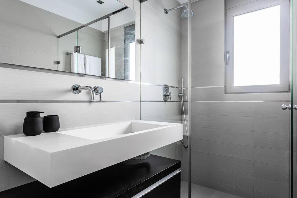 3 Bed luxury apartment with pool in Glyfada