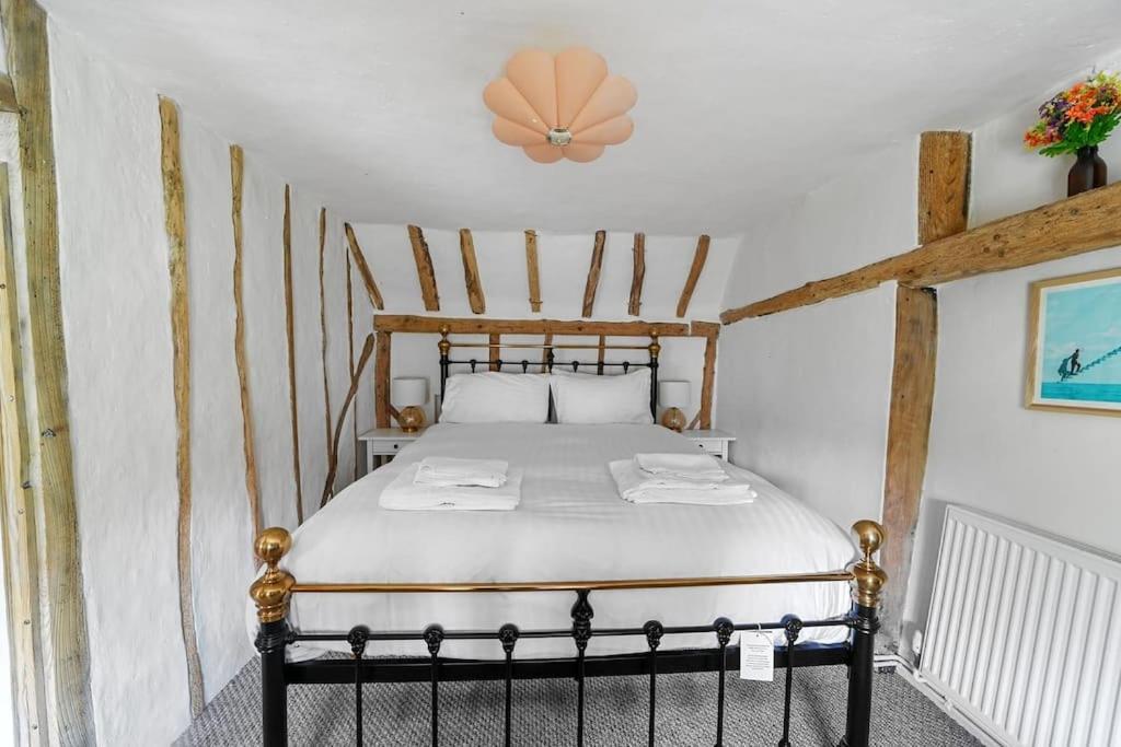 Micawber Cottage, Rattlesden view 5
